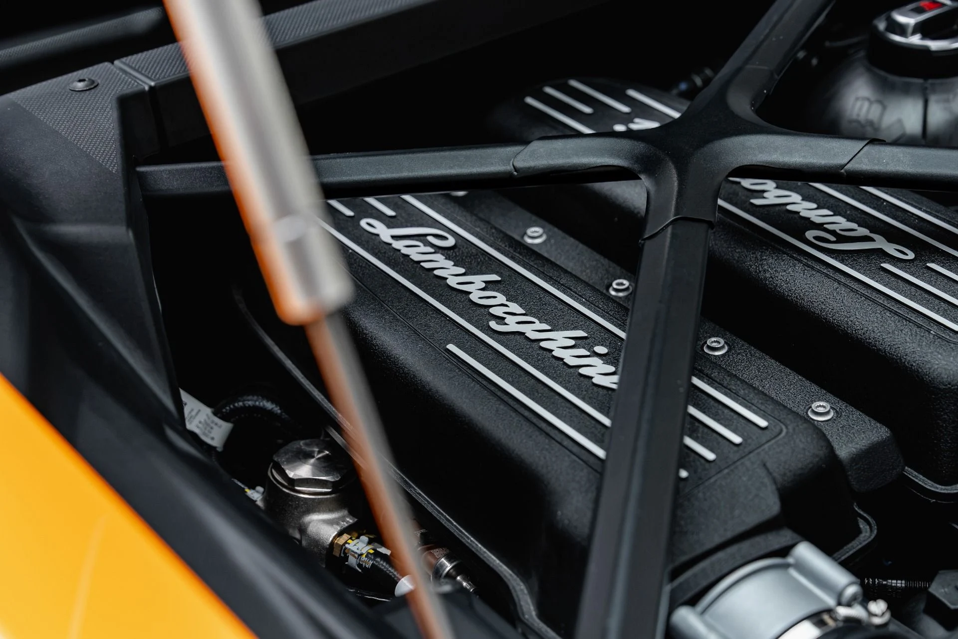 mph033_429842066_Used_2023_Lamborghini_Huracan_EVO_RWD_1783715395_b428facd84