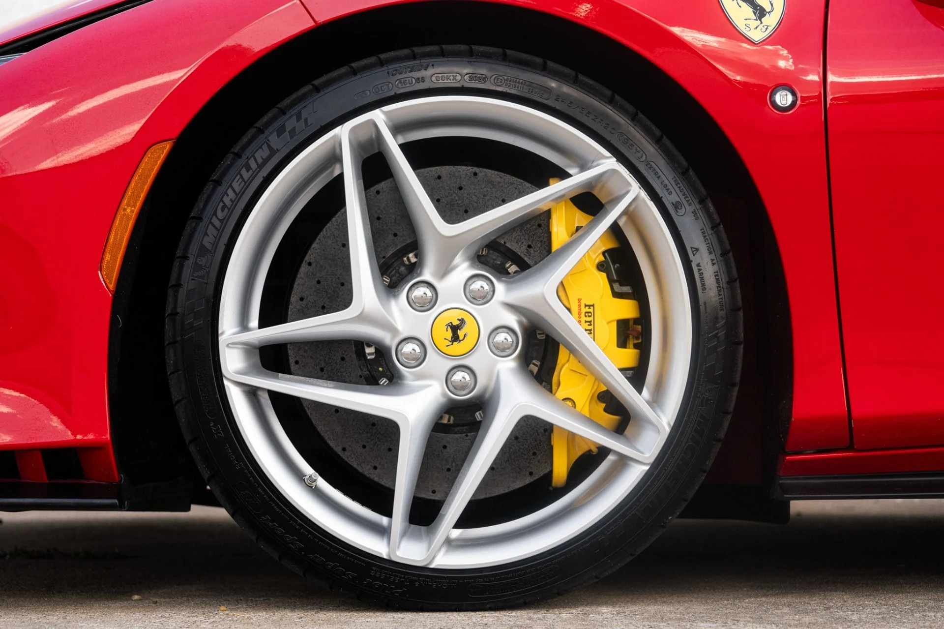 mph033_435003759_Used_2023_Ferrari_F8_Spider_1759528459_efedd69aa0
