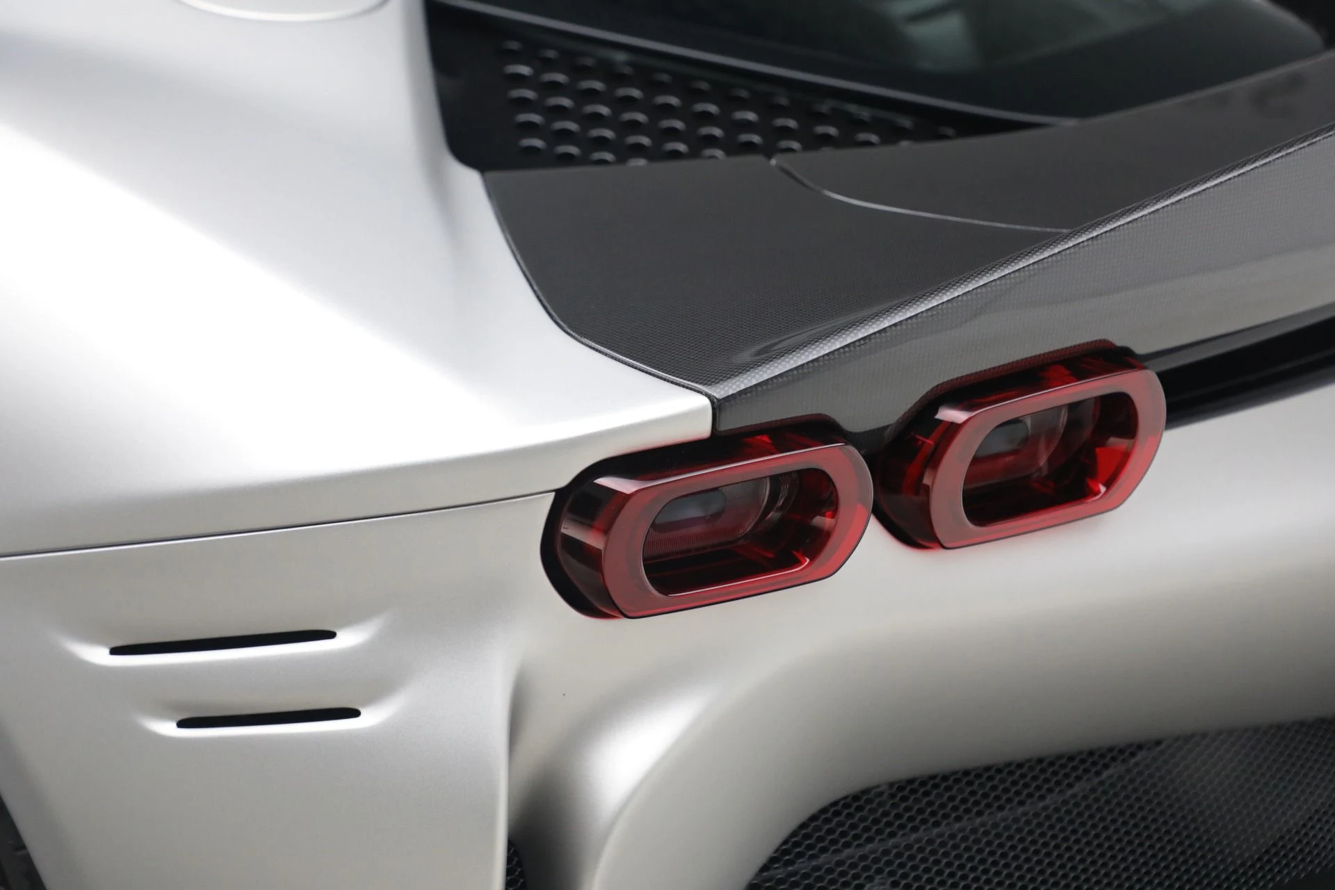 mph033_441619910_Used_2023_Ferrari_SF_90_Spider_1774121460_32b0b942e8