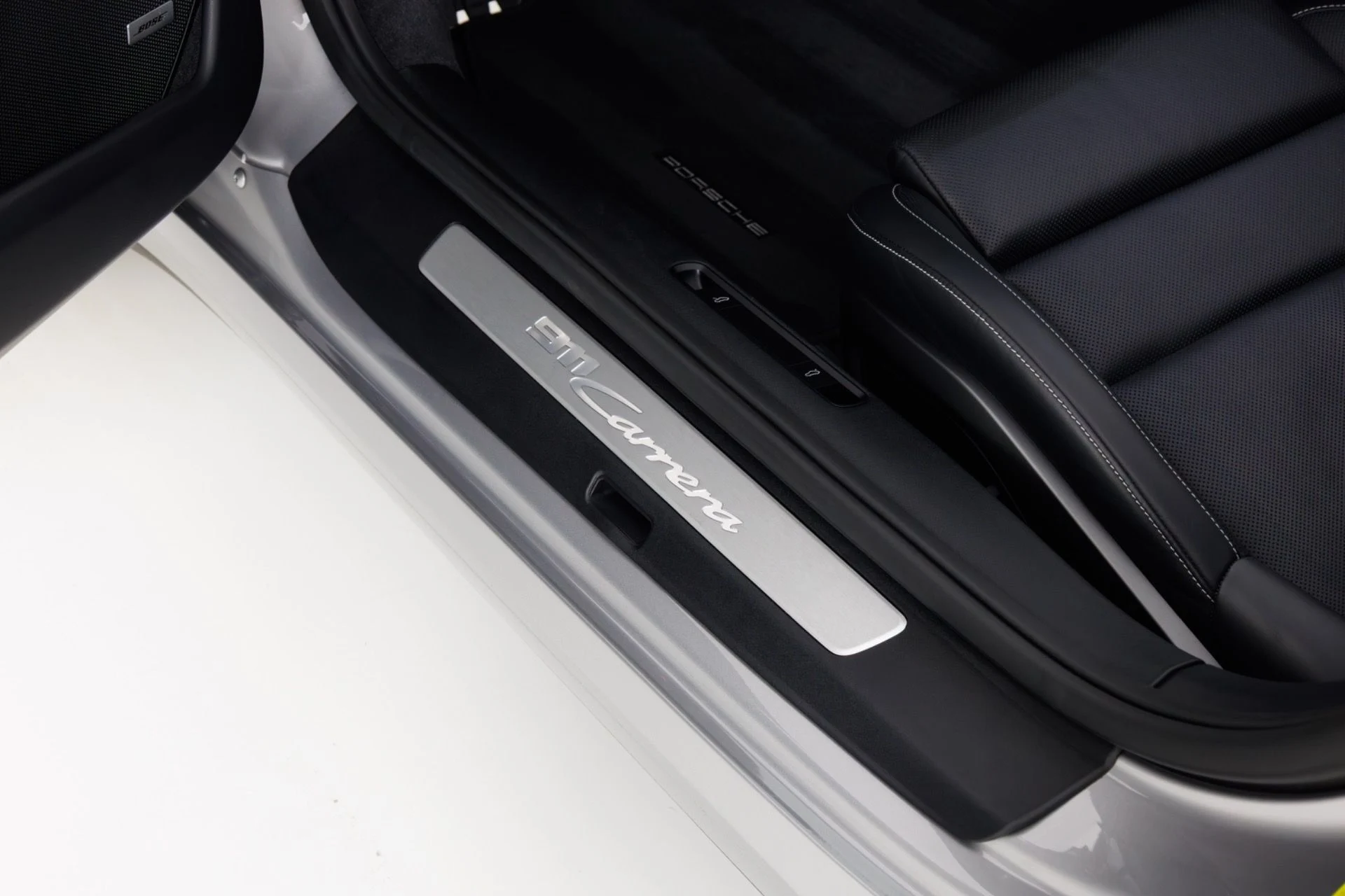 mph033_442088791_Used_2022_Porsche_911_Carrera_1773941188_5c728ebb25