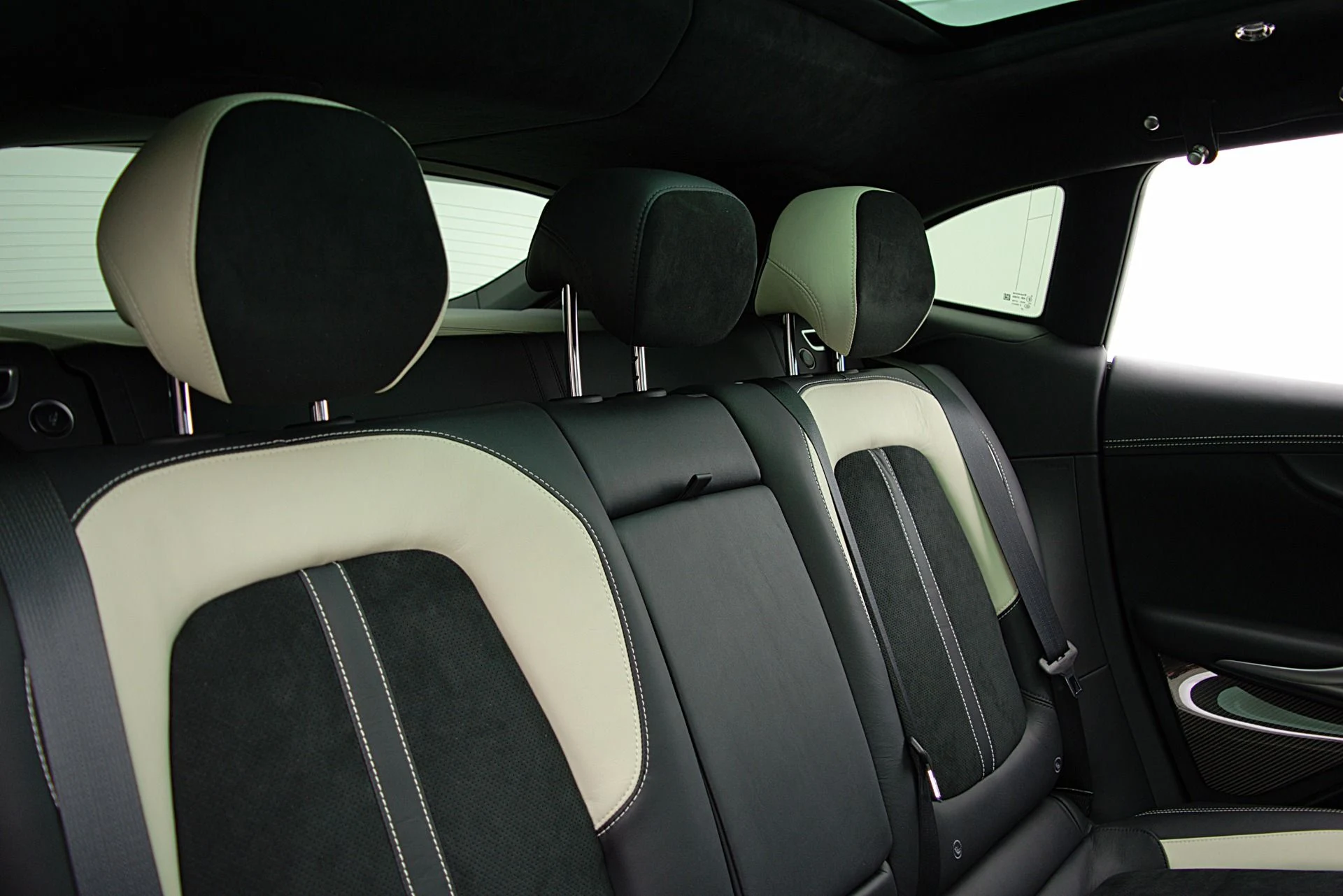 mph033_442256928_Used_2023_Aston_Martin_DBX_707_02afdd1919