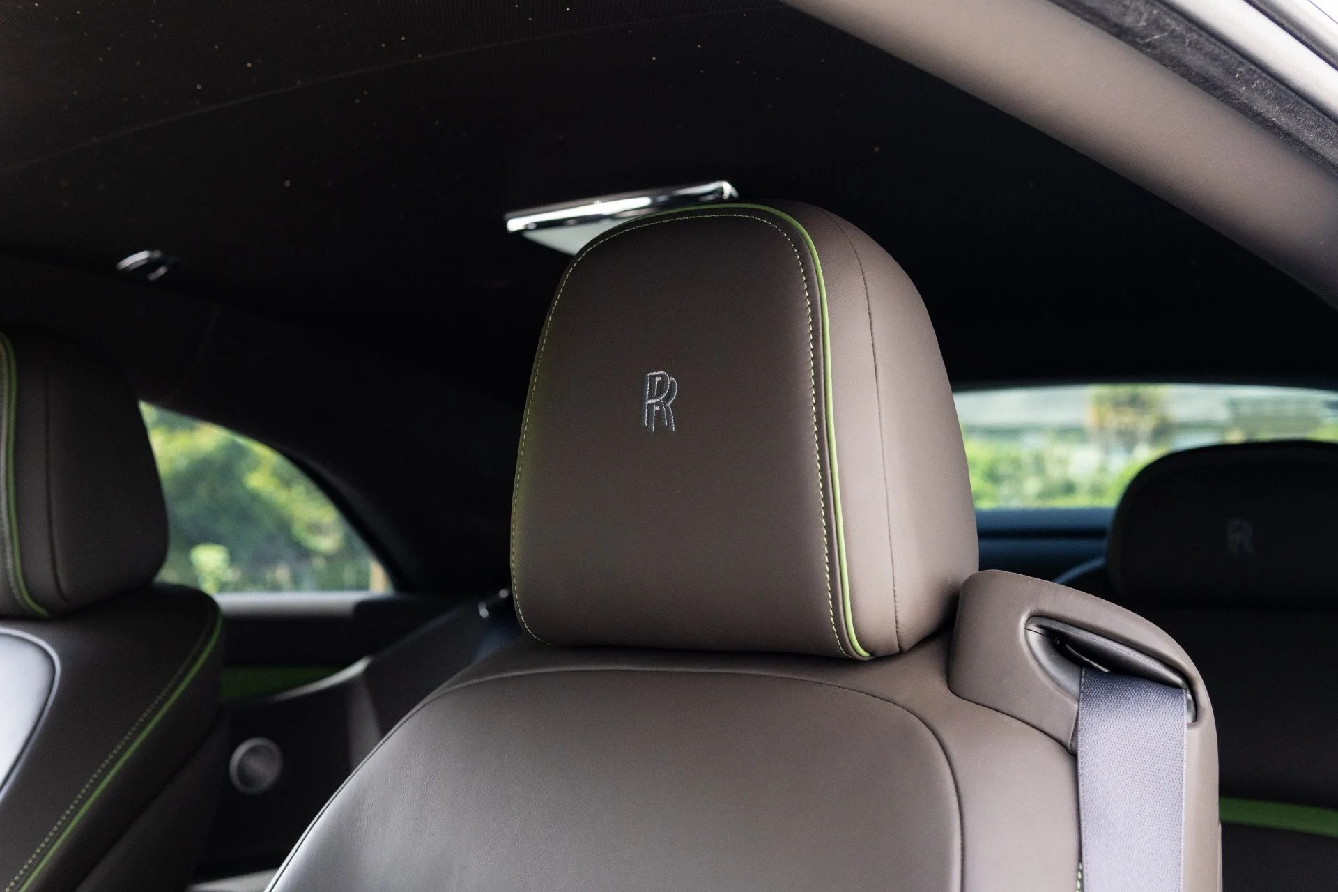 mph033_448723231_Used_2024_Rolls_Royce_Spectre_1775023108_b27300f9ec