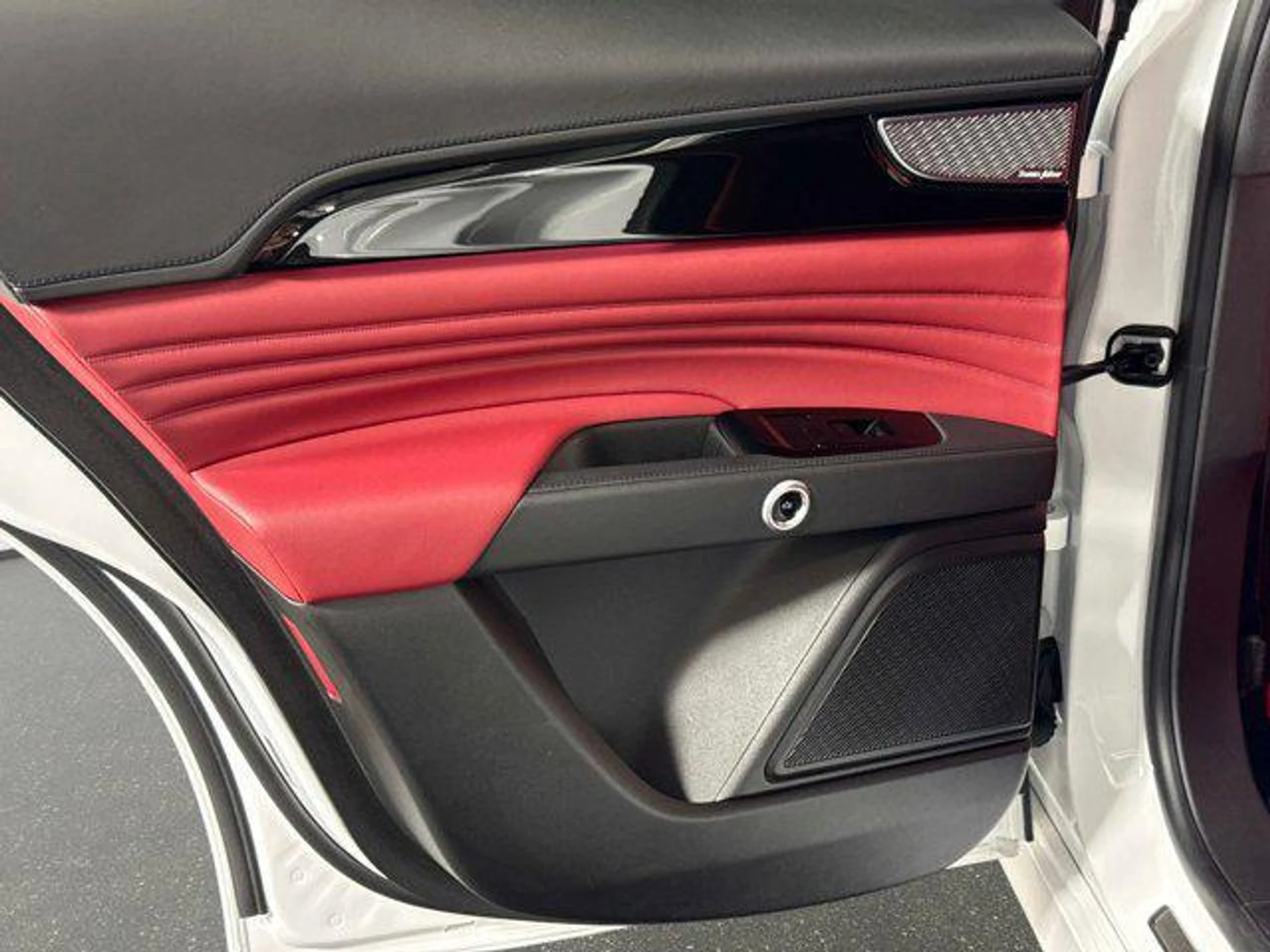 mph033_459507449_I0_j_MC_o_S_Ul_Q_T5_ZB_G_Os_BS_Jq04_16c07a4ddf