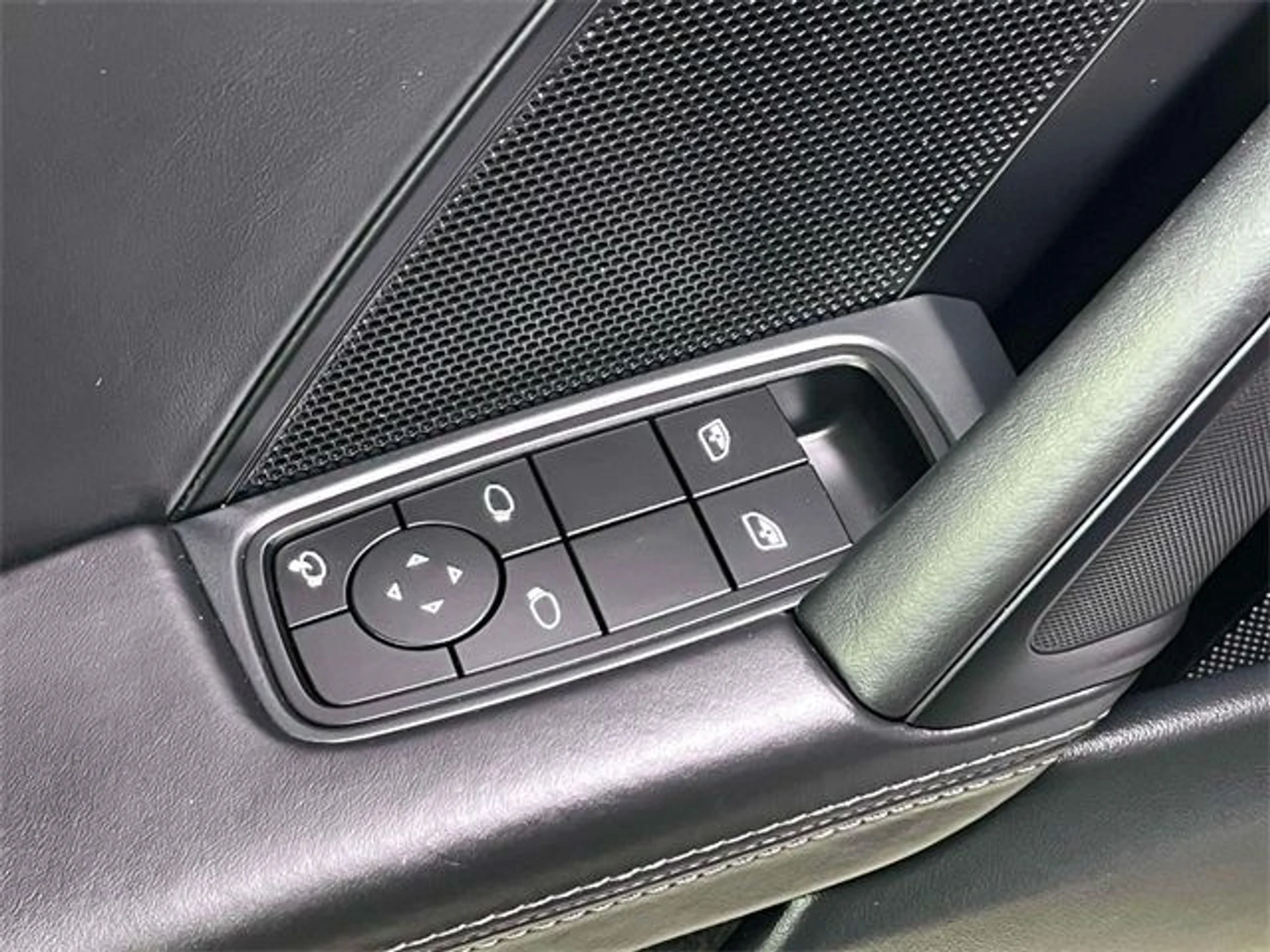 mph033_460374064_23d2034777a2216fb722dca2cc63ebdcx_d3b0190f36