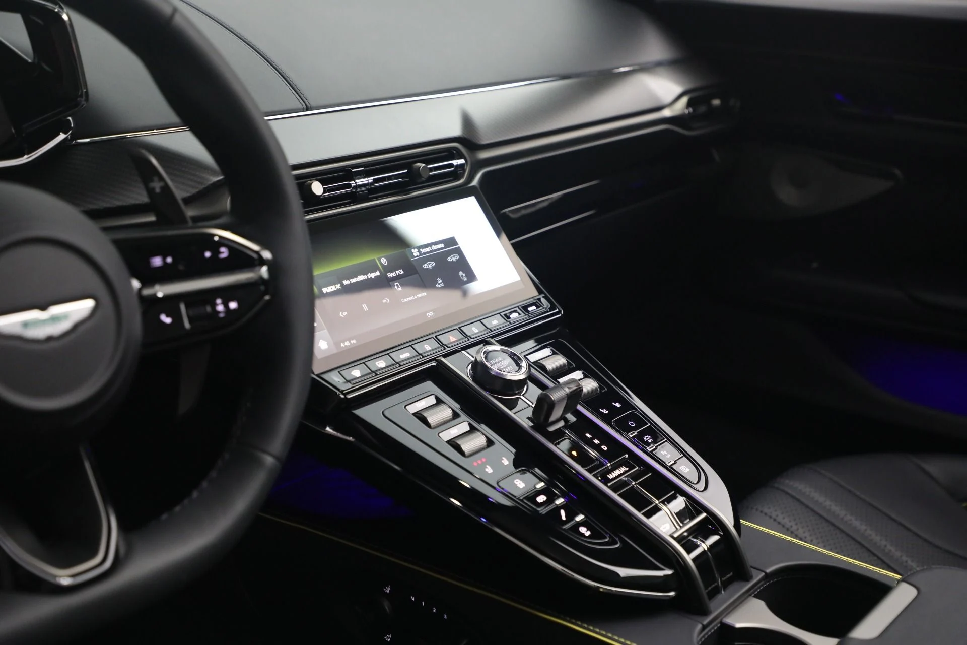 mph033_460565781_New_2026_Aston_Martin_Vantage_Roadster_1770848257_a2c8e78d07