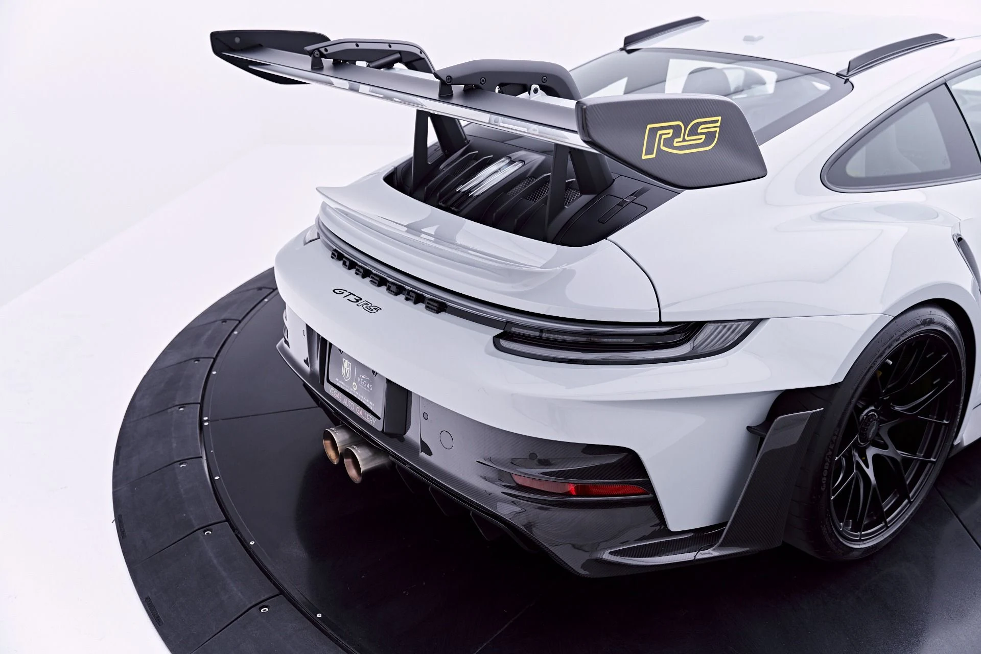 mph033_465483339_Used_2025_Porsche_911_GT_3_RS_1781833687_4de268ce86