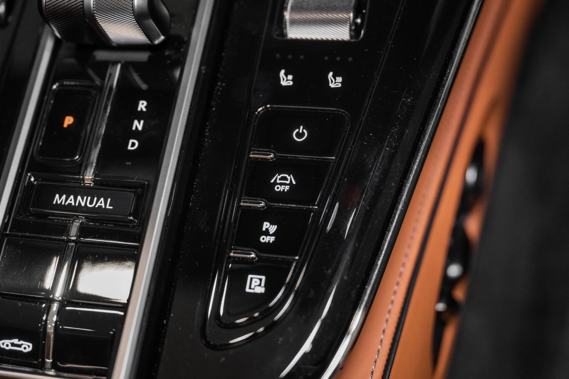 mph033_475786203_New_2026_Aston_Martin_Vantage_Roadster_1785470681_983f6f7104