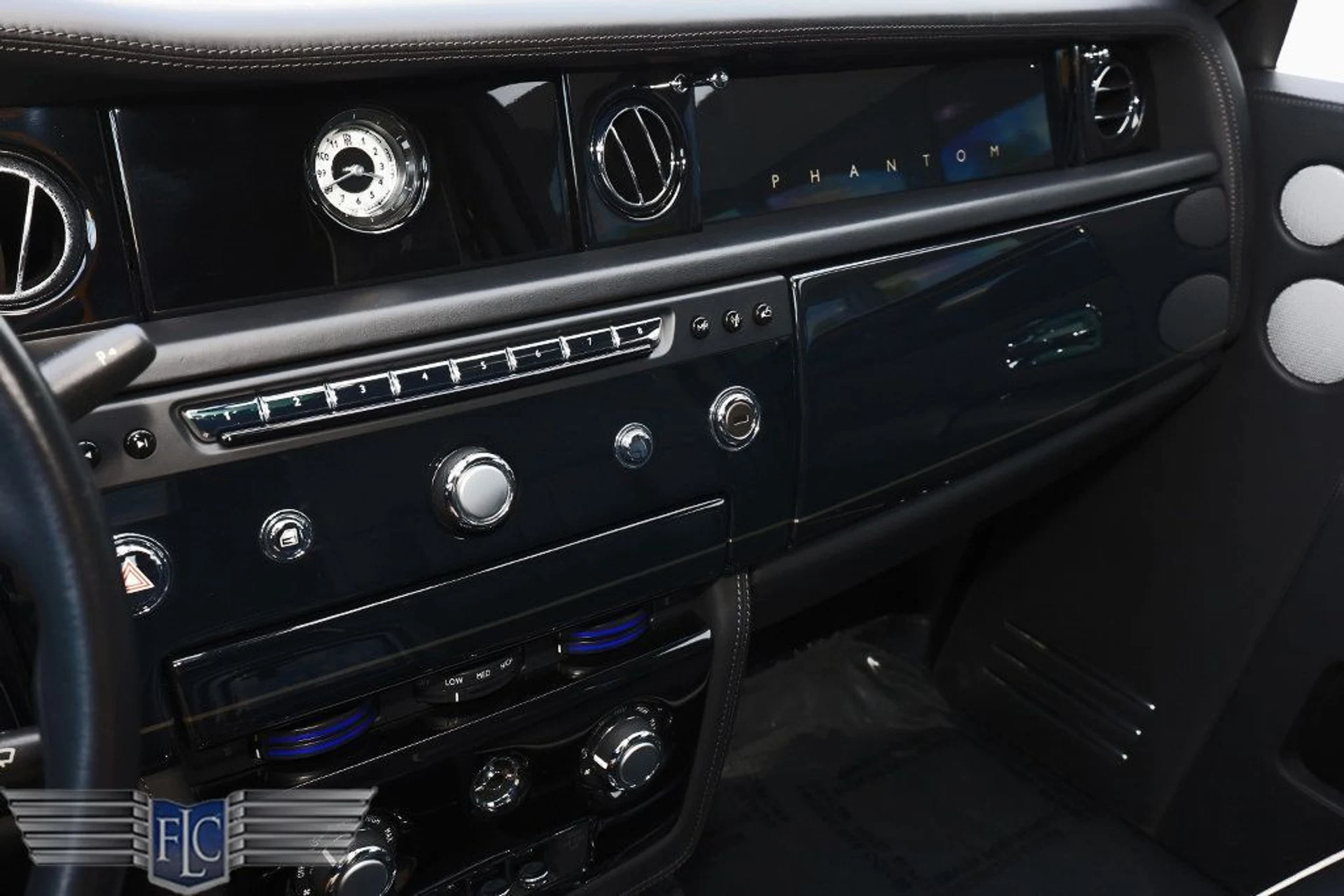 mph033_475913847_used_2016_rolls_royce_phantom_4drsedan_6305_22959100_34_1024_a35e86f471