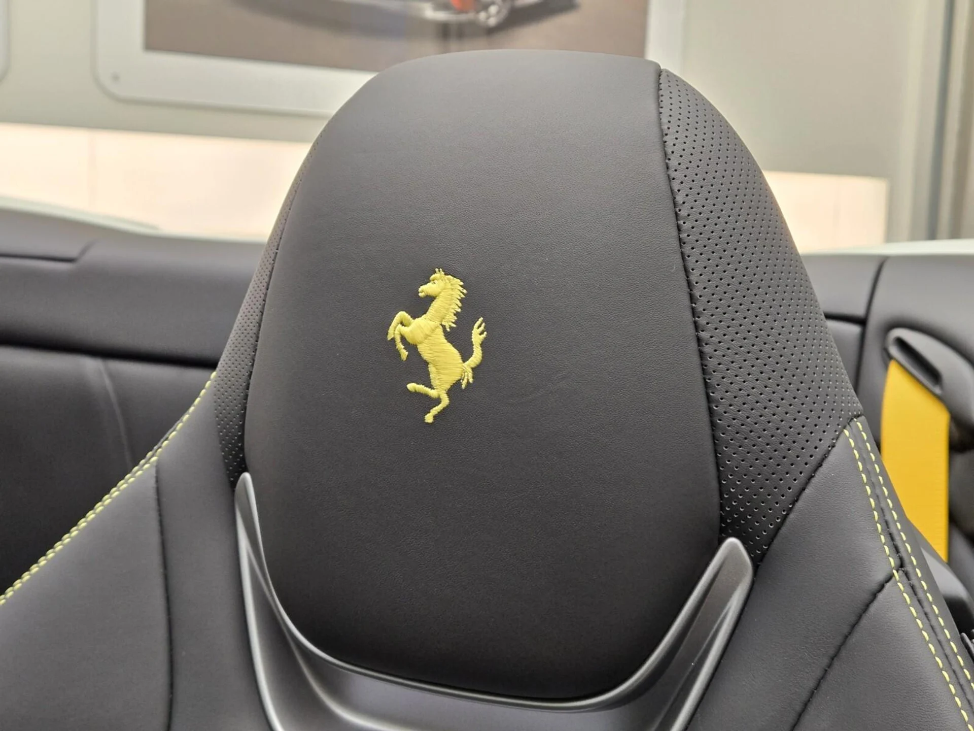 mph033_47666923_Used_2023_Ferrari_Portofino_1757488909_fba0655d4b