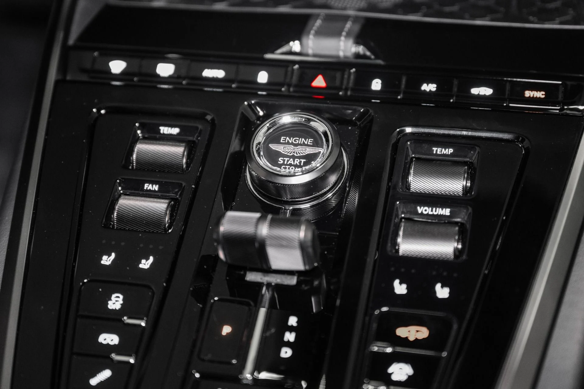 mph033_477488072_New_2026_Aston_Martin_DBX_S_1765985660_6acd8158e2