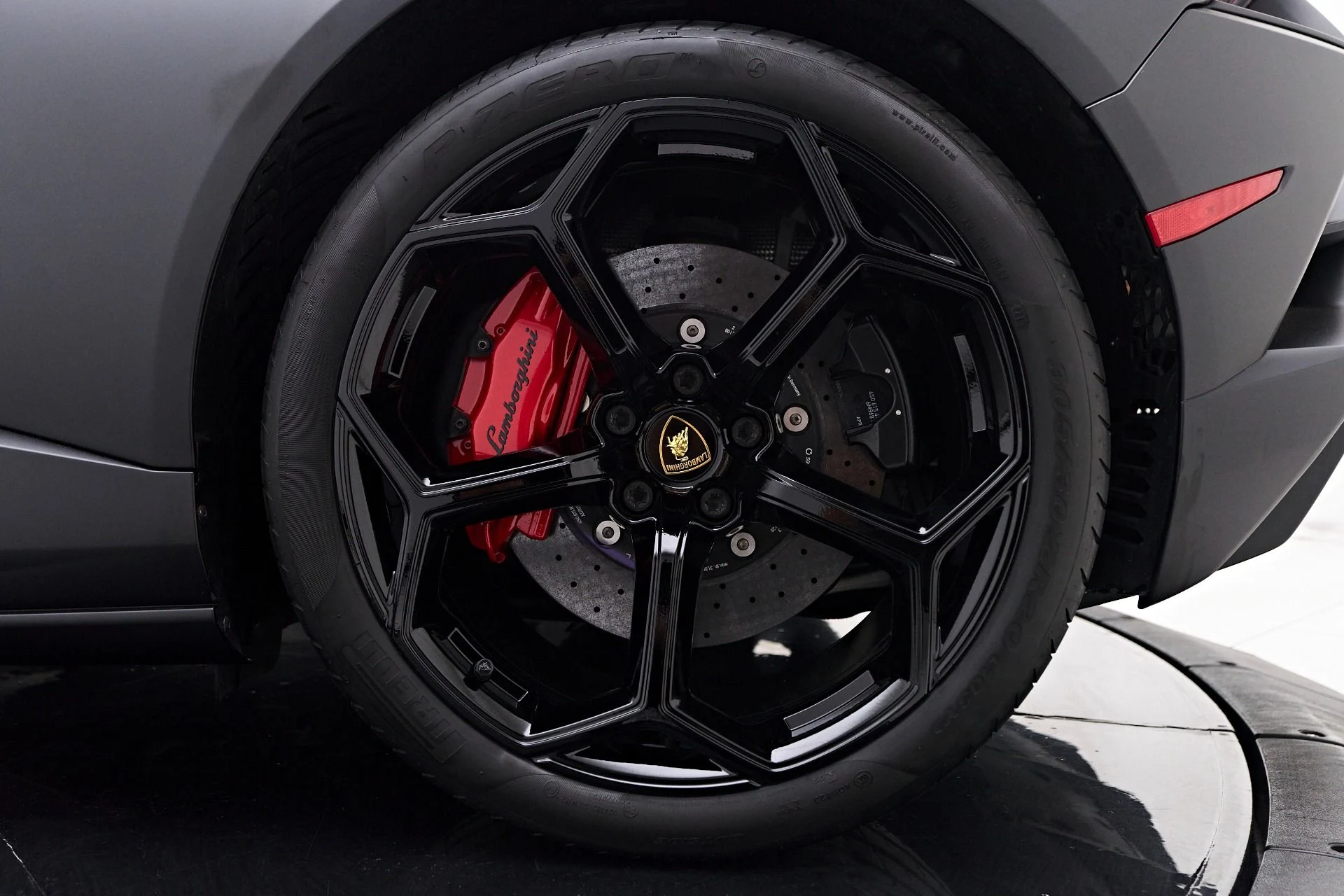 mph033_480956033_Used_2020_Lamborghini_Huracan_EVO_Base_1755655897_d6d79a5fba