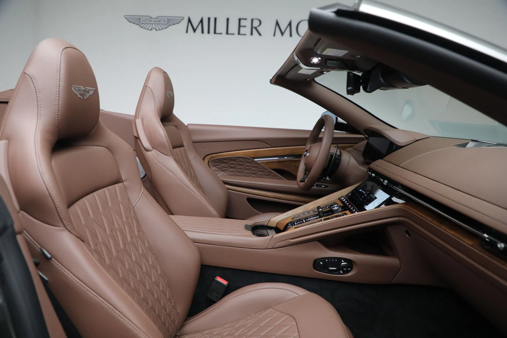 mph033_487021628_New_2026_Aston_Martin_DB_12_Volante_58cff330c0