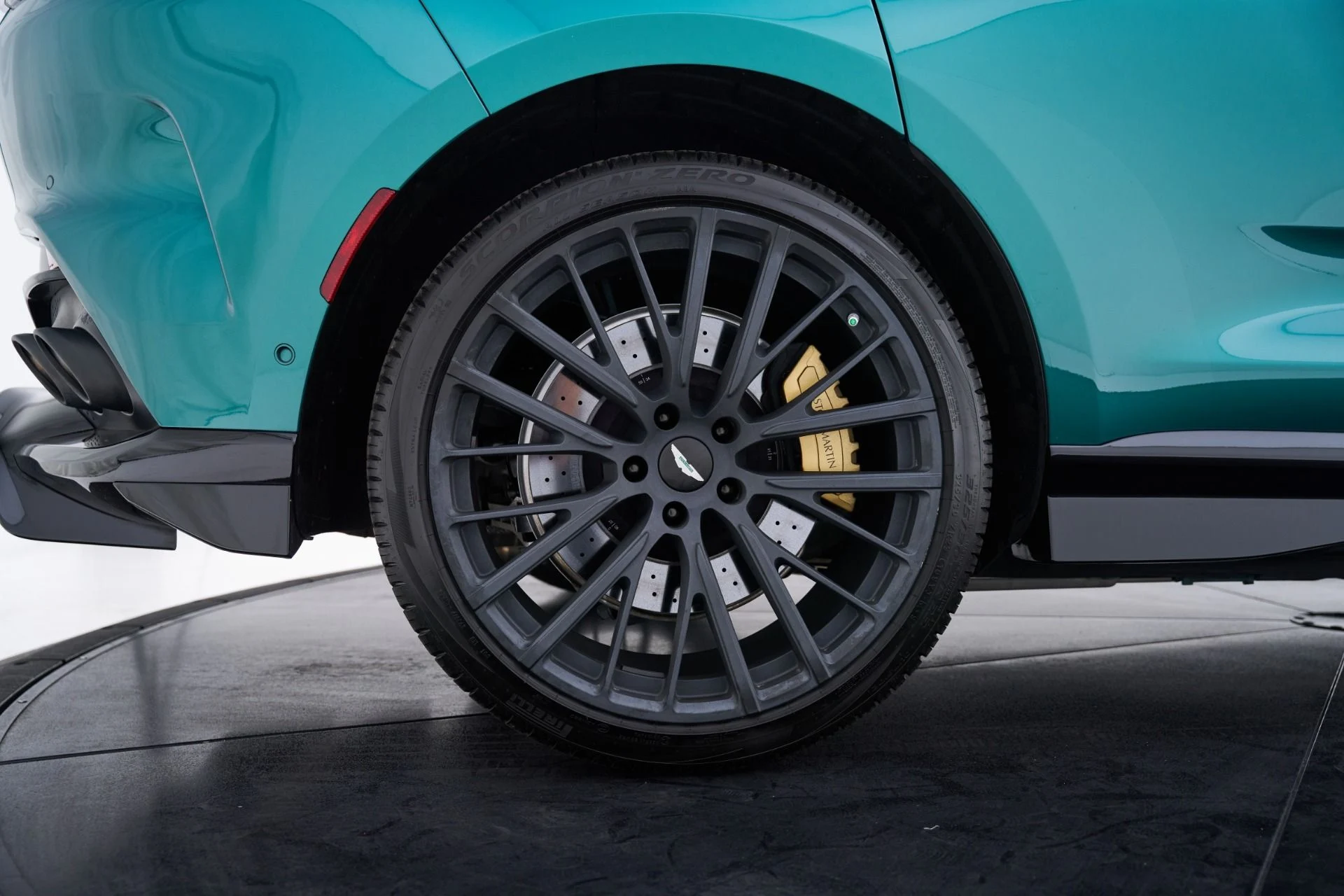 mph033_487374315_Used_2024_Aston_Martin_DBX_707_1793218303_72013161e6
