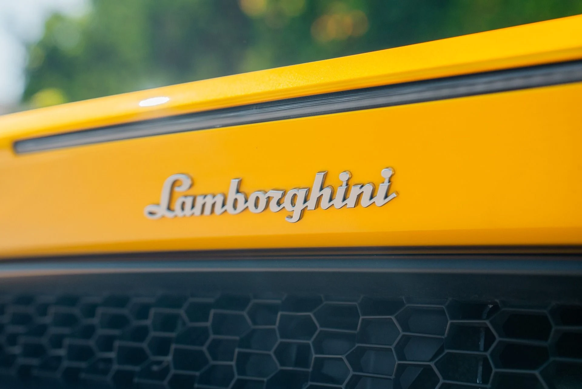 mph033_488226296_Used_2018_Lamborghini_Huracan_LP_580_2_1762289056_bcce378456