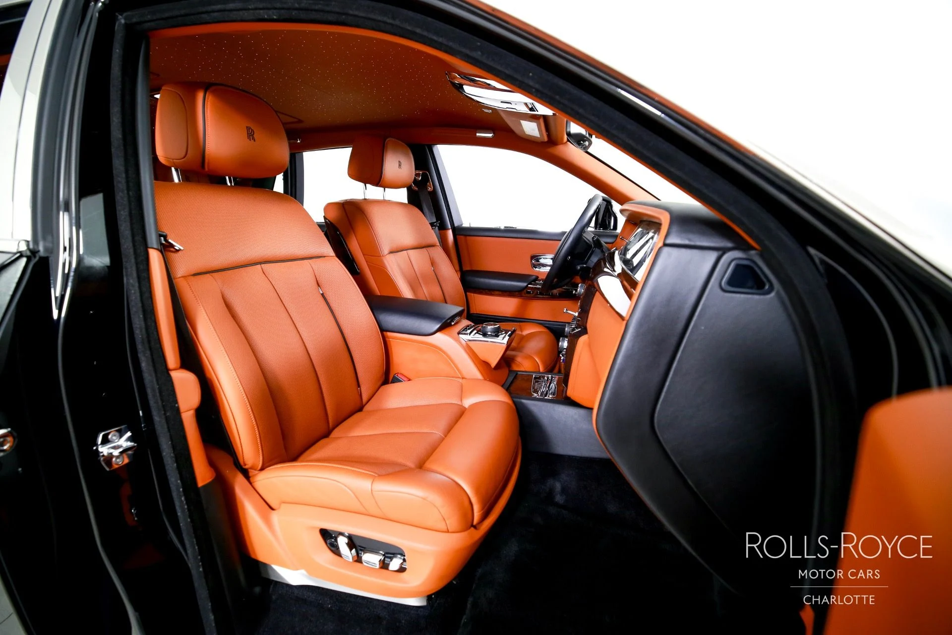 mph033_490516797_Used_2018_Rolls_Royce_Phantom_1754410279_7ab09c328b