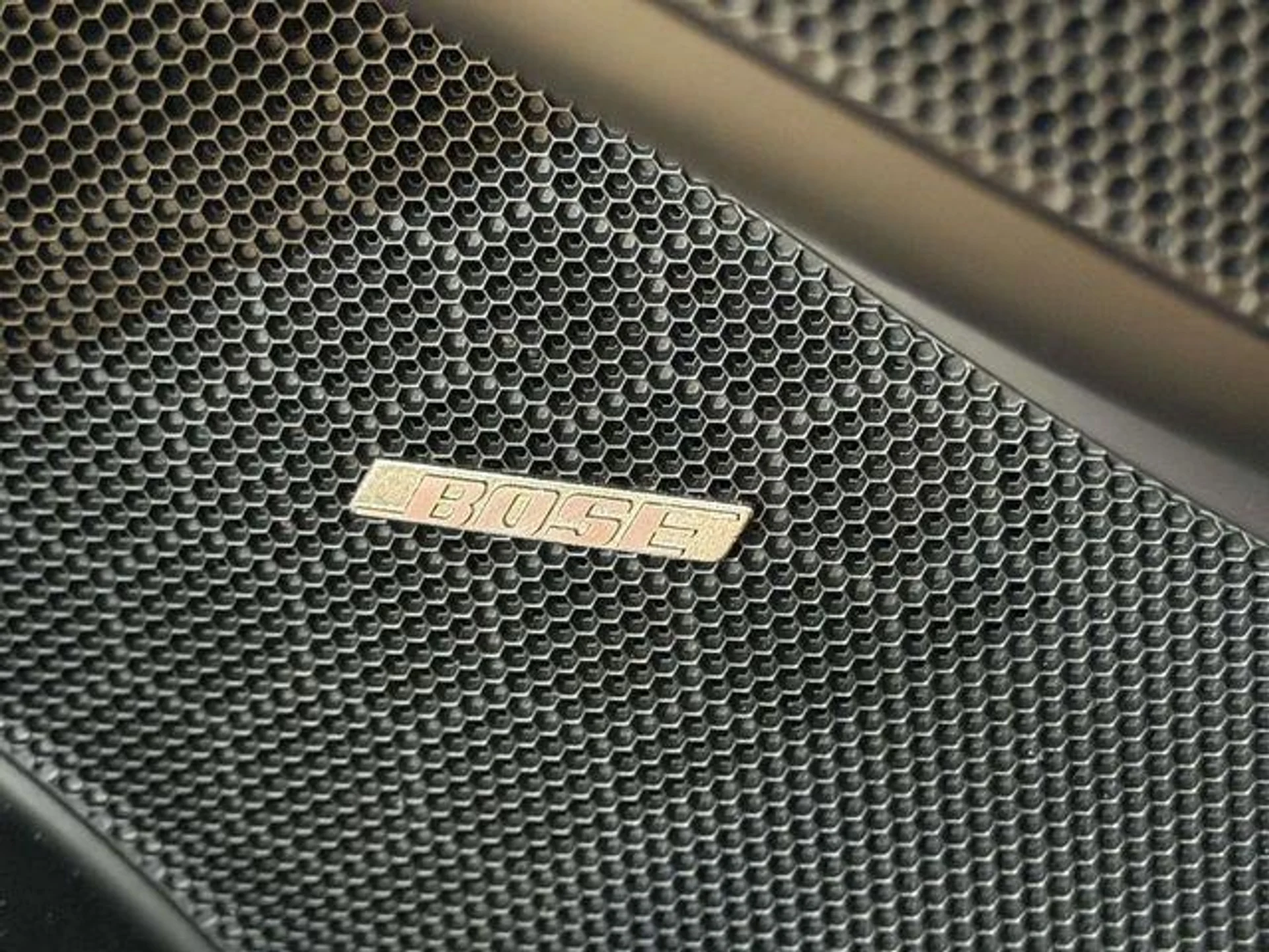 mph033_494633600_C6t_Z_Fbxmgveo_H9x_X6156c6g31_Q0_dae47e93a0