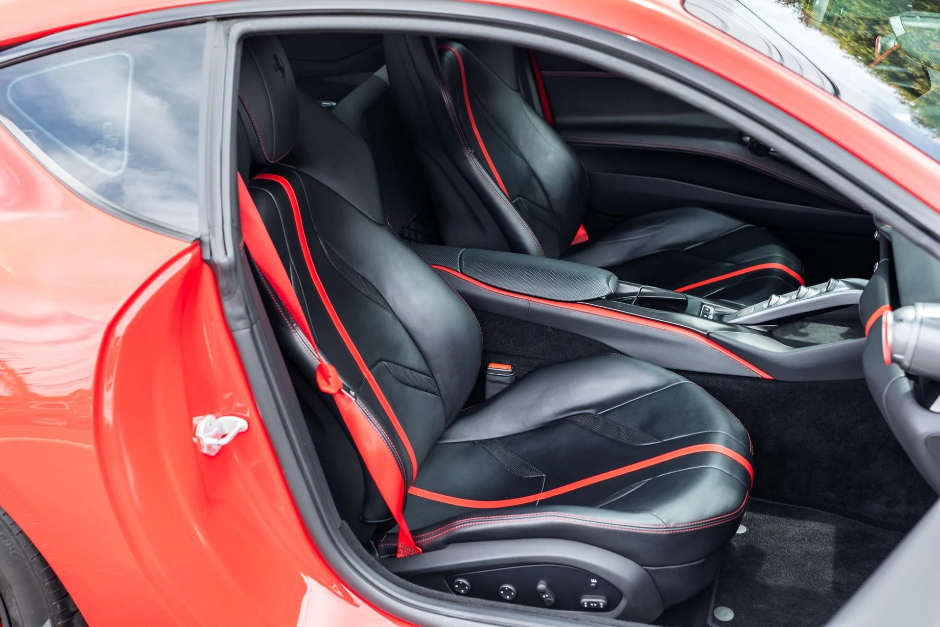 mph033_512566907_Used_2019_Ferrari_812_Superfast_1744740804_5b9bf5a6d1