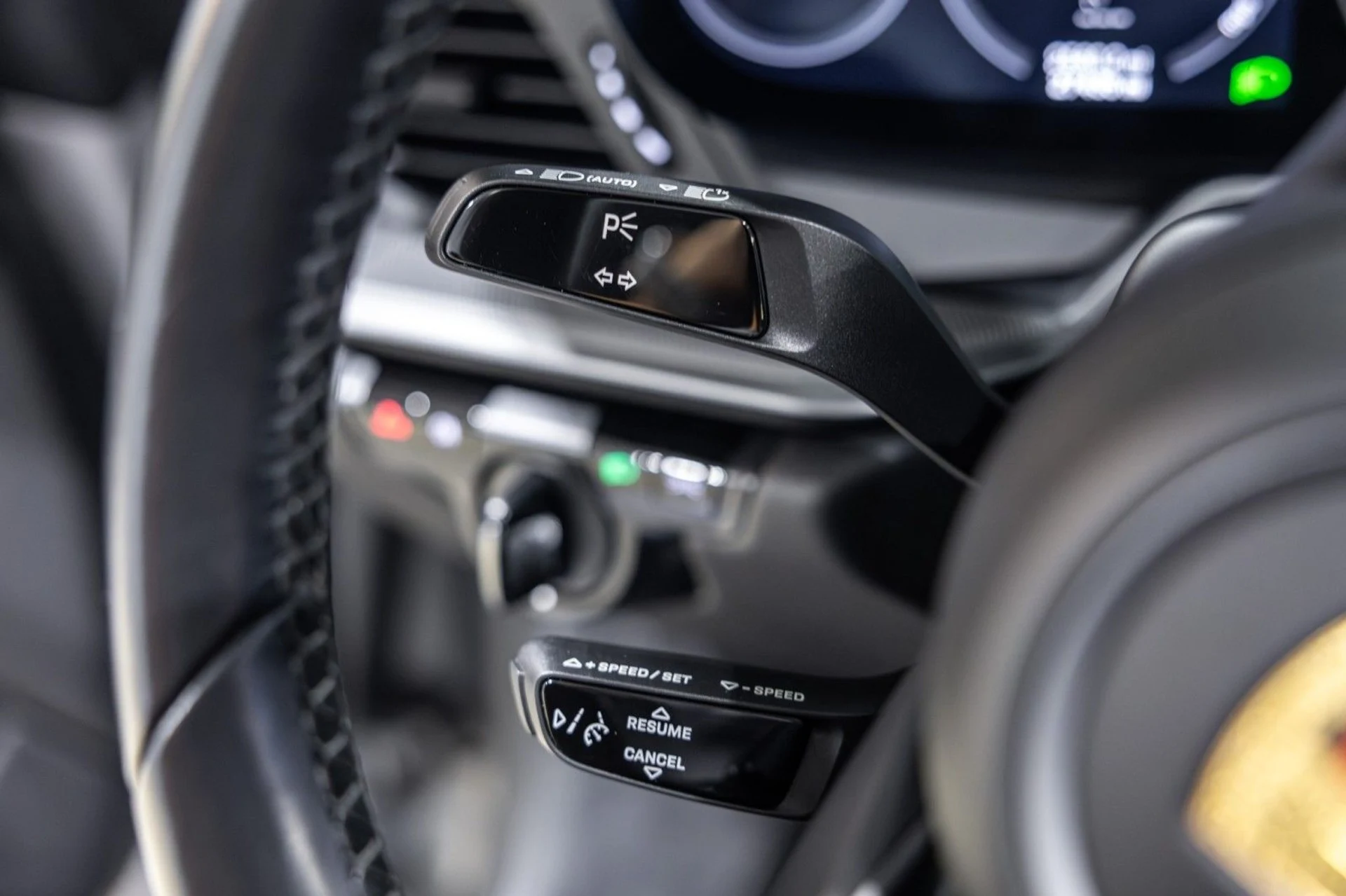 mph033_513615669_XQ_2b26978dd9