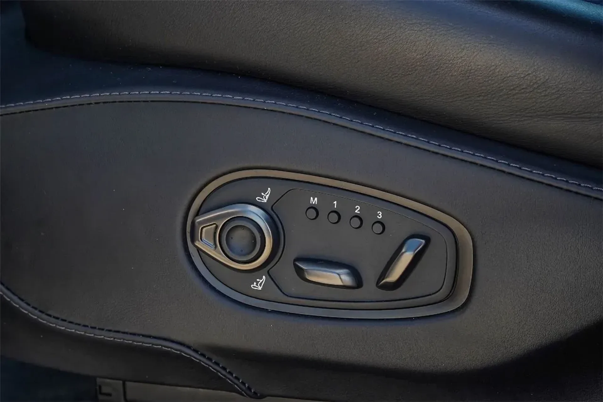 mph033_515724586_a088791d88c14d1588087524d1832d77_85905f8a61