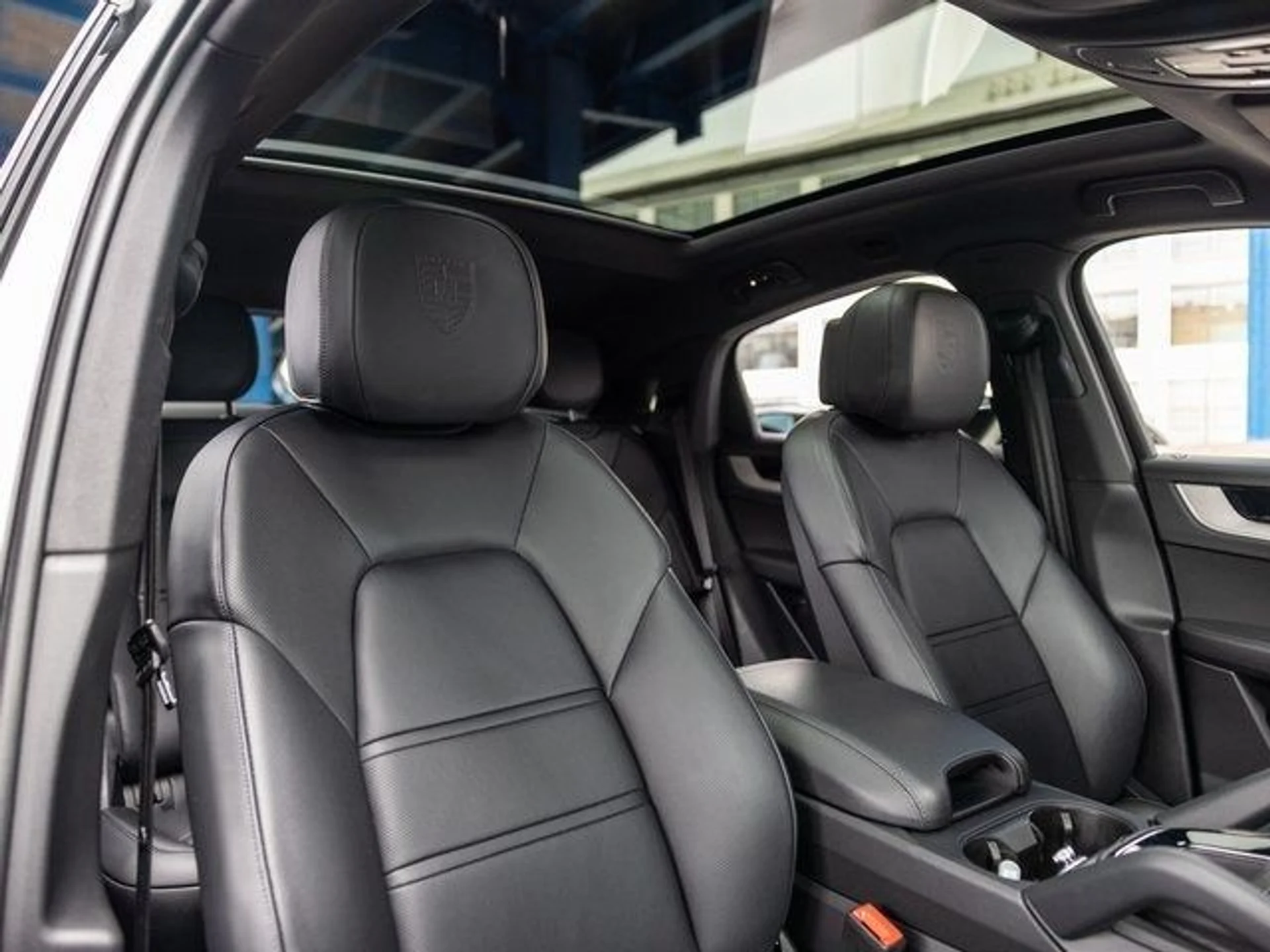 mph033_519456616_34_43330cedb2