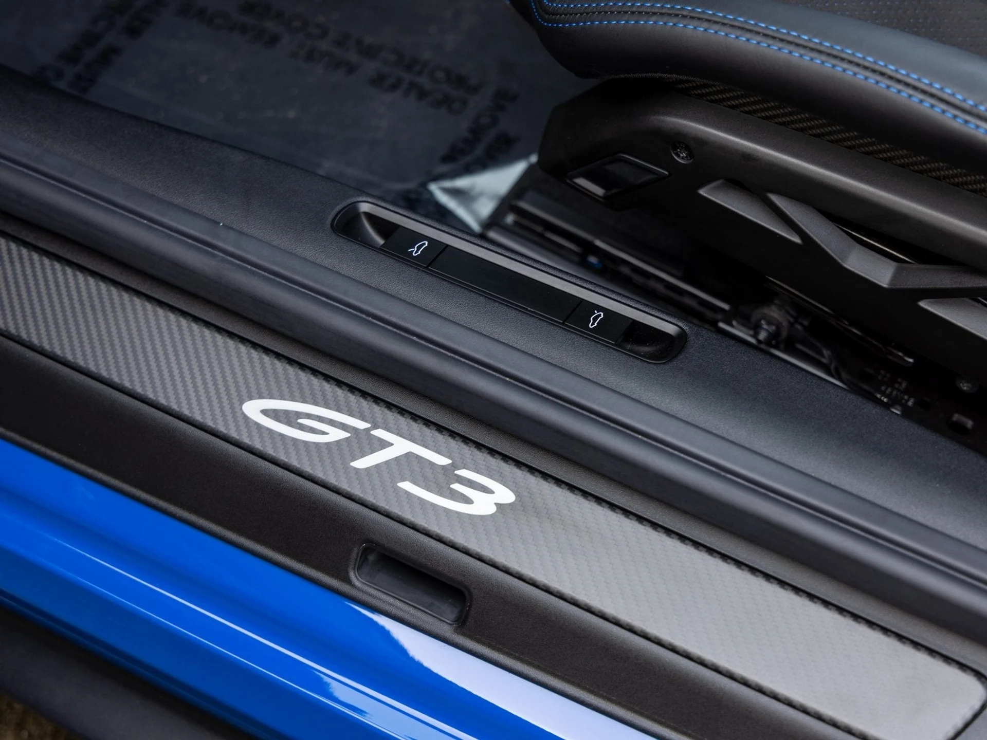 mph033_52336094_34_f89ceb7c61