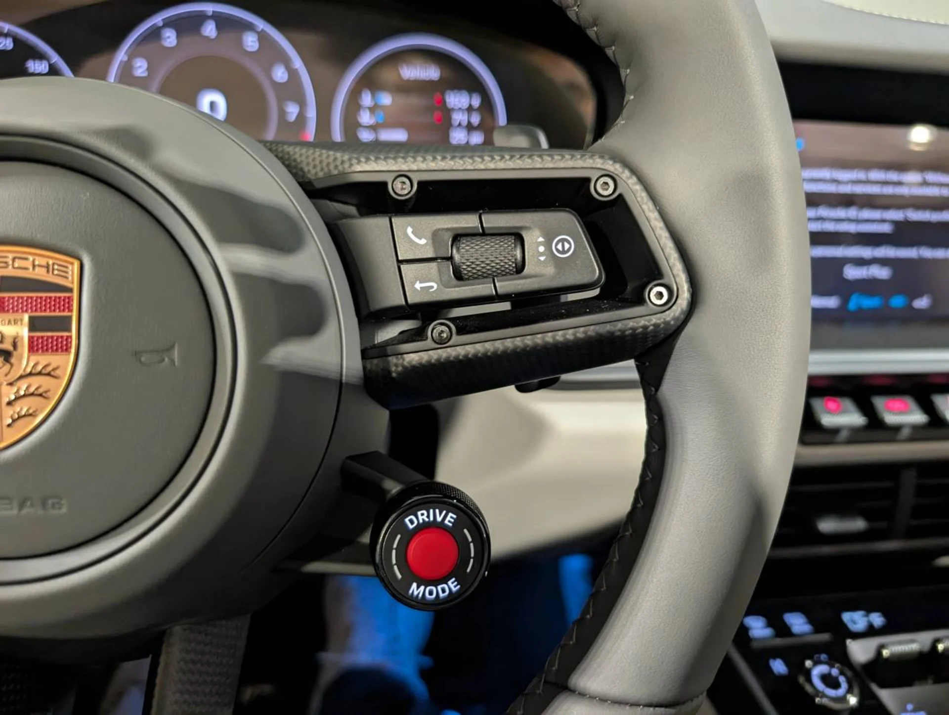 mph033_539825998_a35b1817e64c1fd90627f404f95024c3x_d27955e2f6