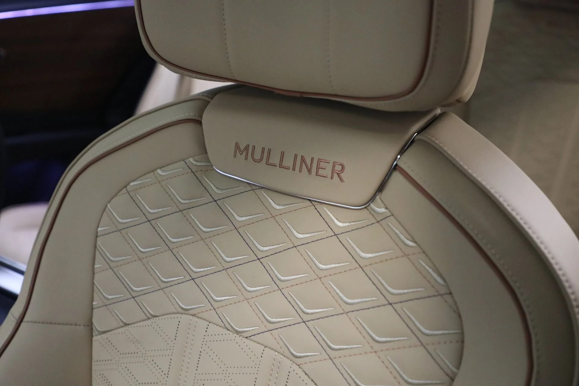mph033_541221267_New_2025_Bentley_Flying_Spur_Mulliner_4cf23c02a1
