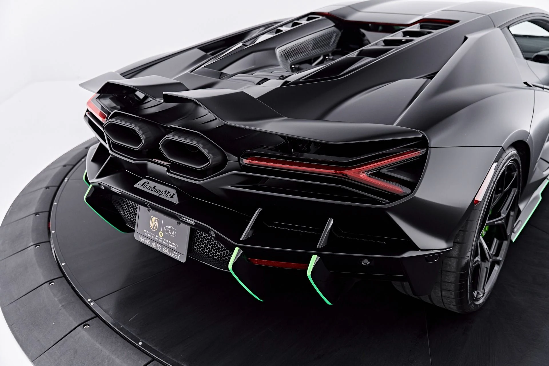 mph033_549398853_Used_2024_Lamborghini_Revuelto_Base_1788040958_dcdfddb548