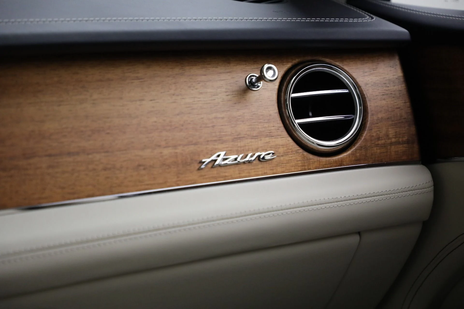 mph033_550822761_Used_2024_Bentley_Bentayga_Azure_V8_227c784c27