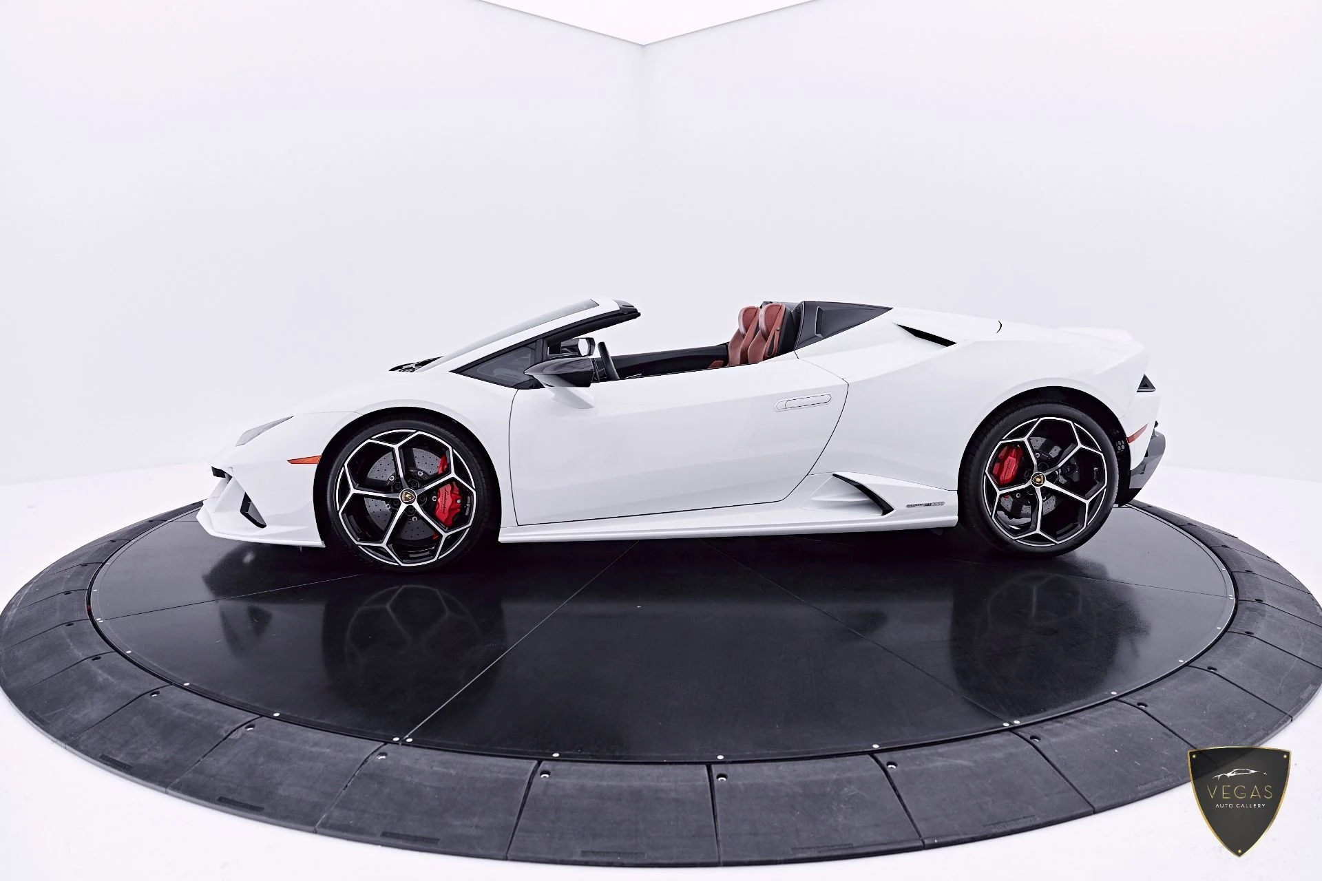 mph033_570704637_Used_2020_Lamborghini_Huracan_EVO_Base_1782523467_b987c34ee0