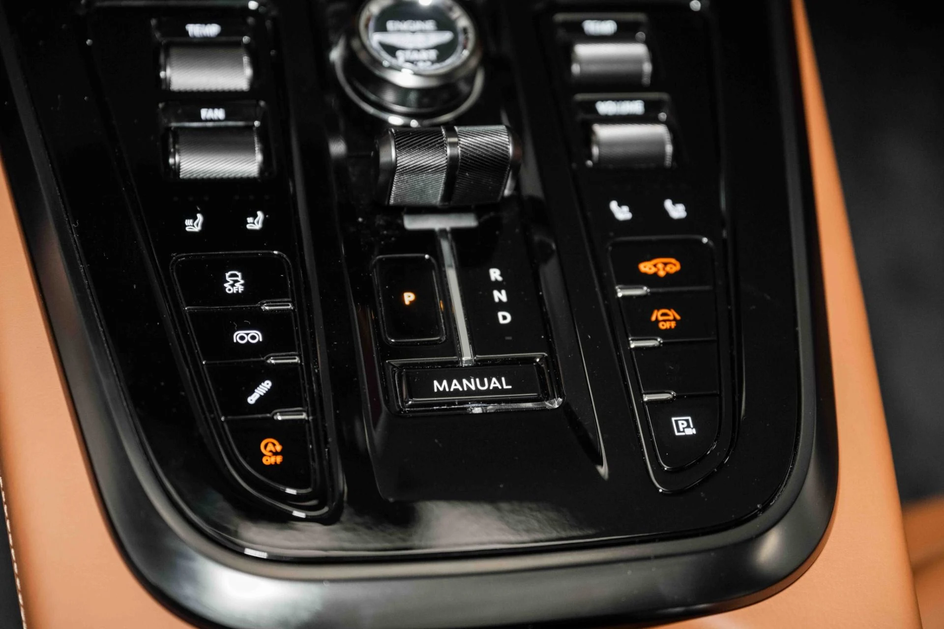 mph033_577993264_Used_2025_Aston_Martin_DBX_707_1730812755_319c1580ca