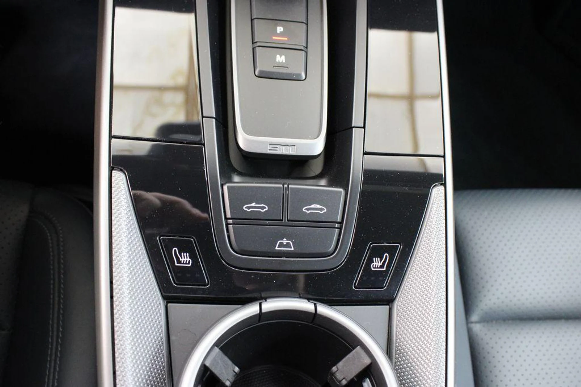 mph033_588521445_q_CV_8_Y5sda_EV_3_QI_6uuag_Qu_Lpd_Ns_ff59e632e8