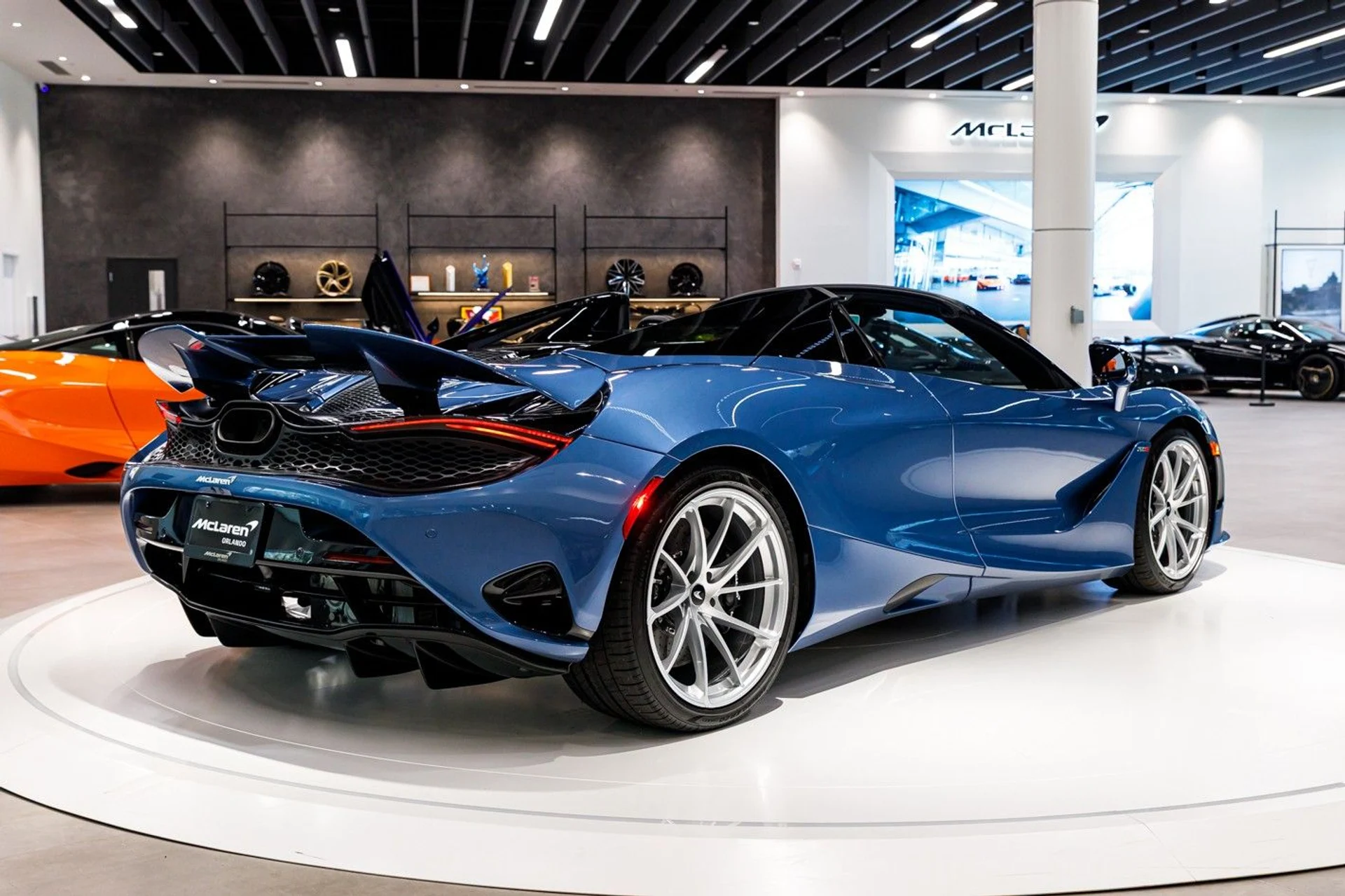 mph033_588637368_650_p34_l_8587a2ff26