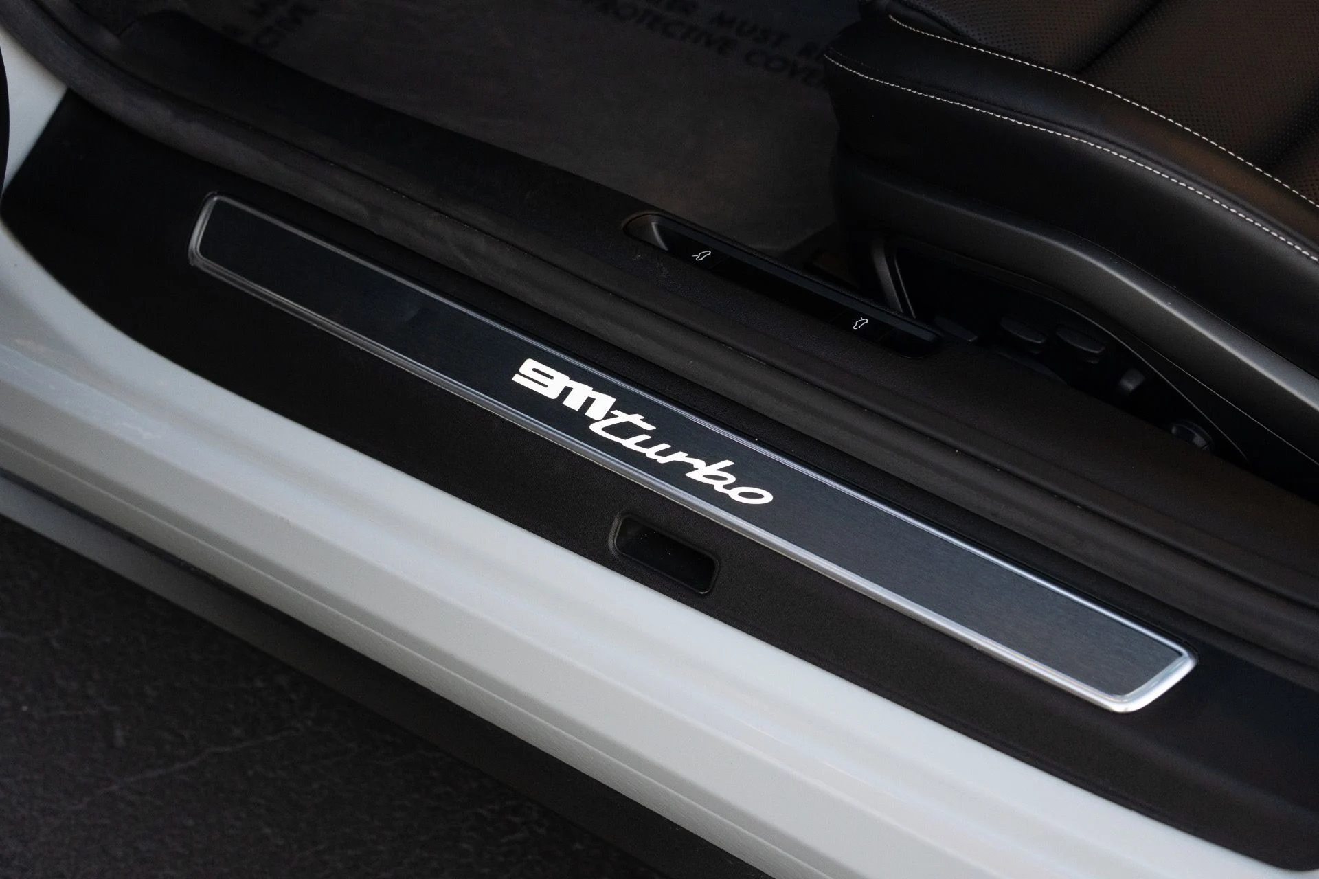 mph033_591465311_Used_2024_Porsche_911_Turbo_1762281596_1392edc718