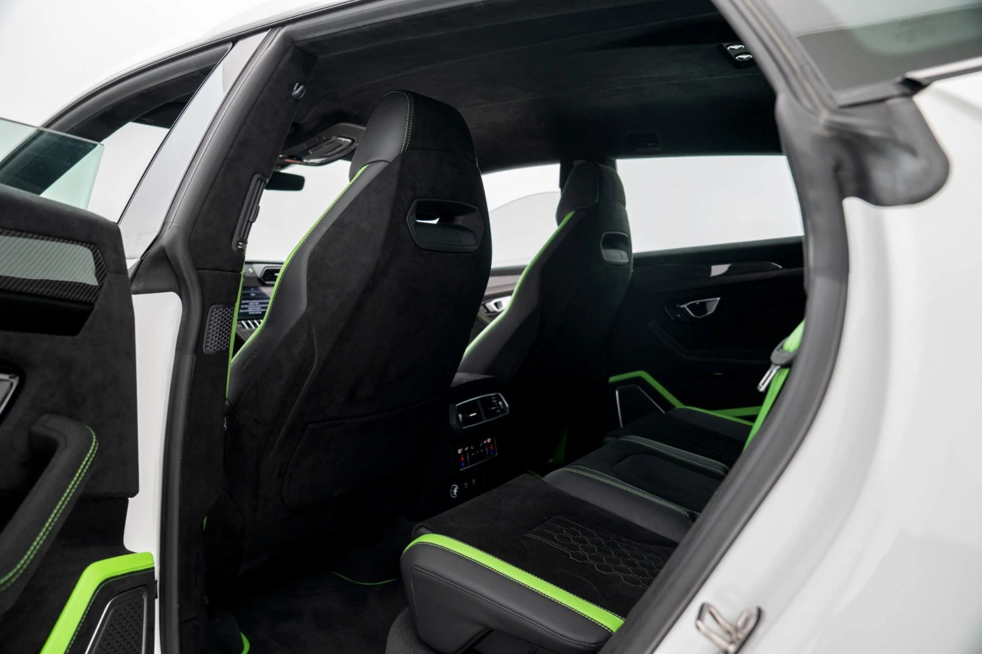 mph033_597787128_Used_2024_Lamborghini_Urus_Performante_1775674457_db7603506c