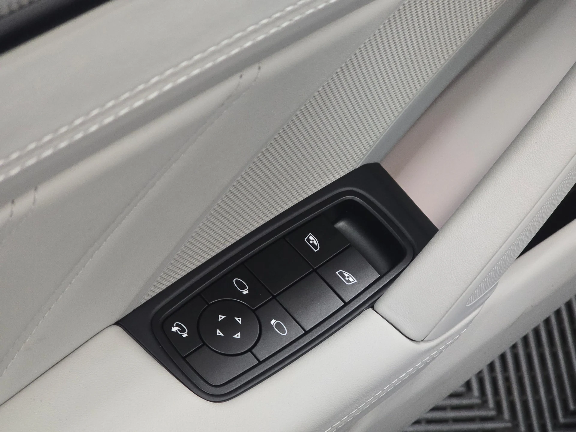 mph033_601808647_5d88e8a29516d76815f3fe8961093c03x_a596959e5d