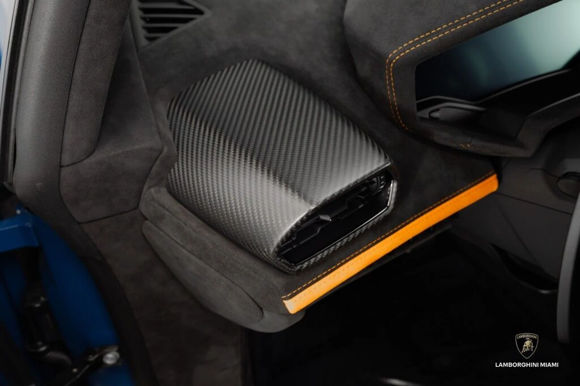 mph033_602460757_210ce37b162556bc28de94071e2d3559_fb300a940d