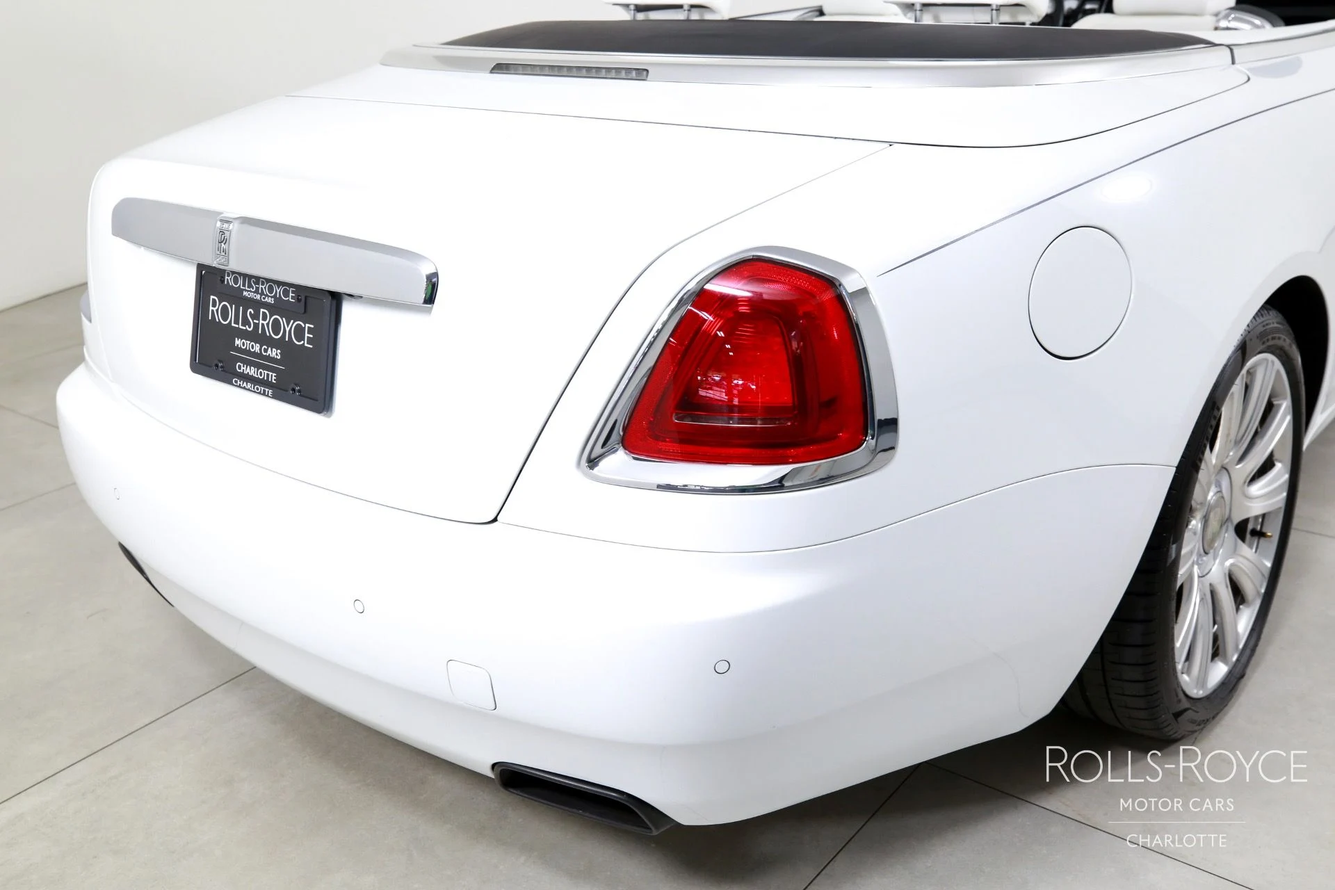 mph033_62742988_Used_2019_Rolls_Royce_Dawn_1750192596_44a822e0e4