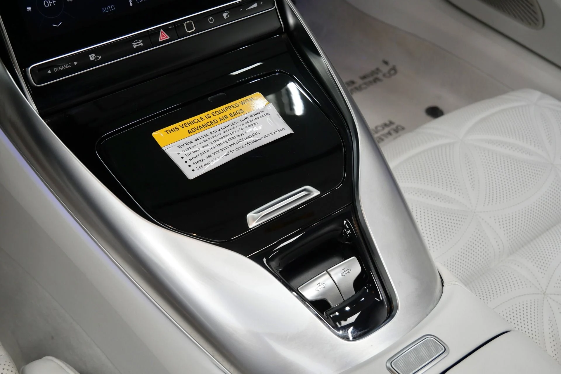 mph033_64409600_Used_2026_Mercedes_Benz_Maybach_SL_680_Monogram_Series_As_New_Condition_1767976694_c0cf8f1187