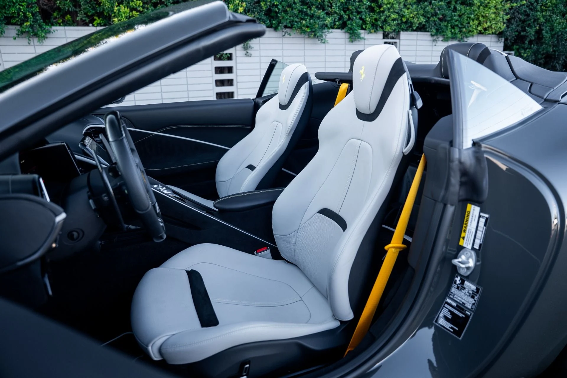 mph033_646554629_Used_2024_Ferrari_Roma_Spider_1764029035_e9cc60c186