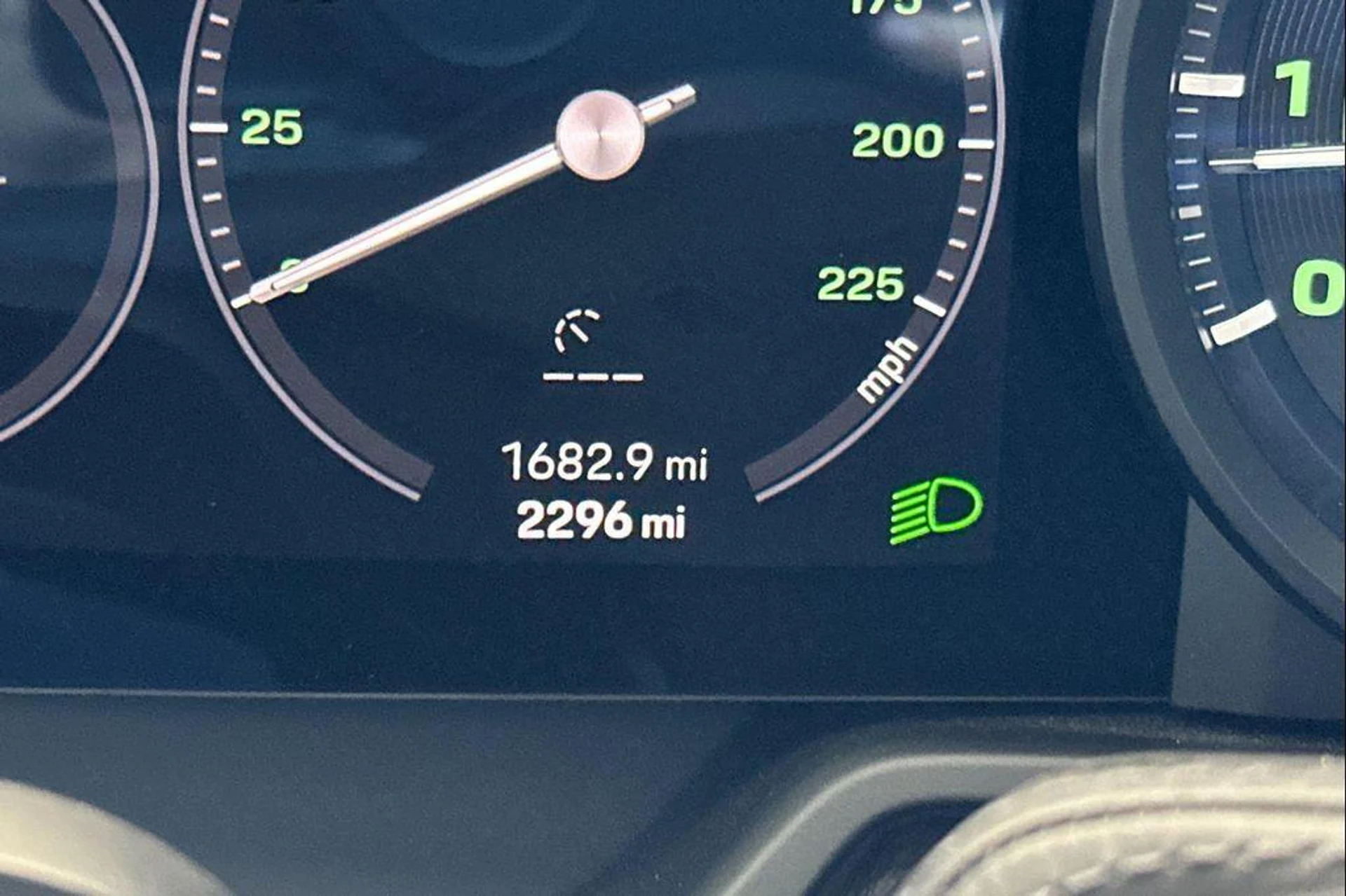 mph033_650971499_z_z_GL_Zu_Ps8_H5_ESRD_6y_Sdn_B7c_UM_88b1faeb30