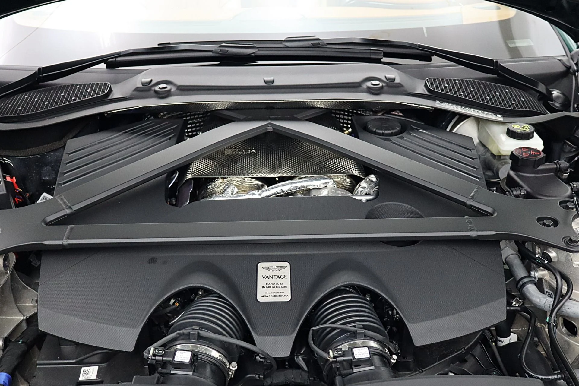 mph033_65755285_New_2026_Aston_Martin_Vantage_Roadster_521508e160