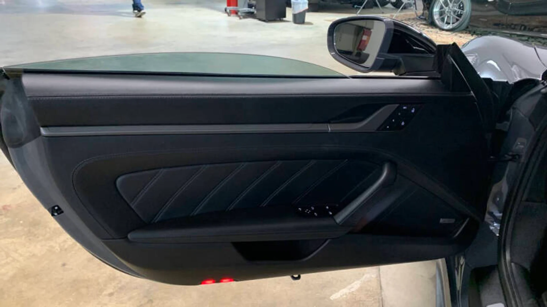 mph033_659874340_2025_porsche_911_carrera_2dr_coupe_a4889d3276