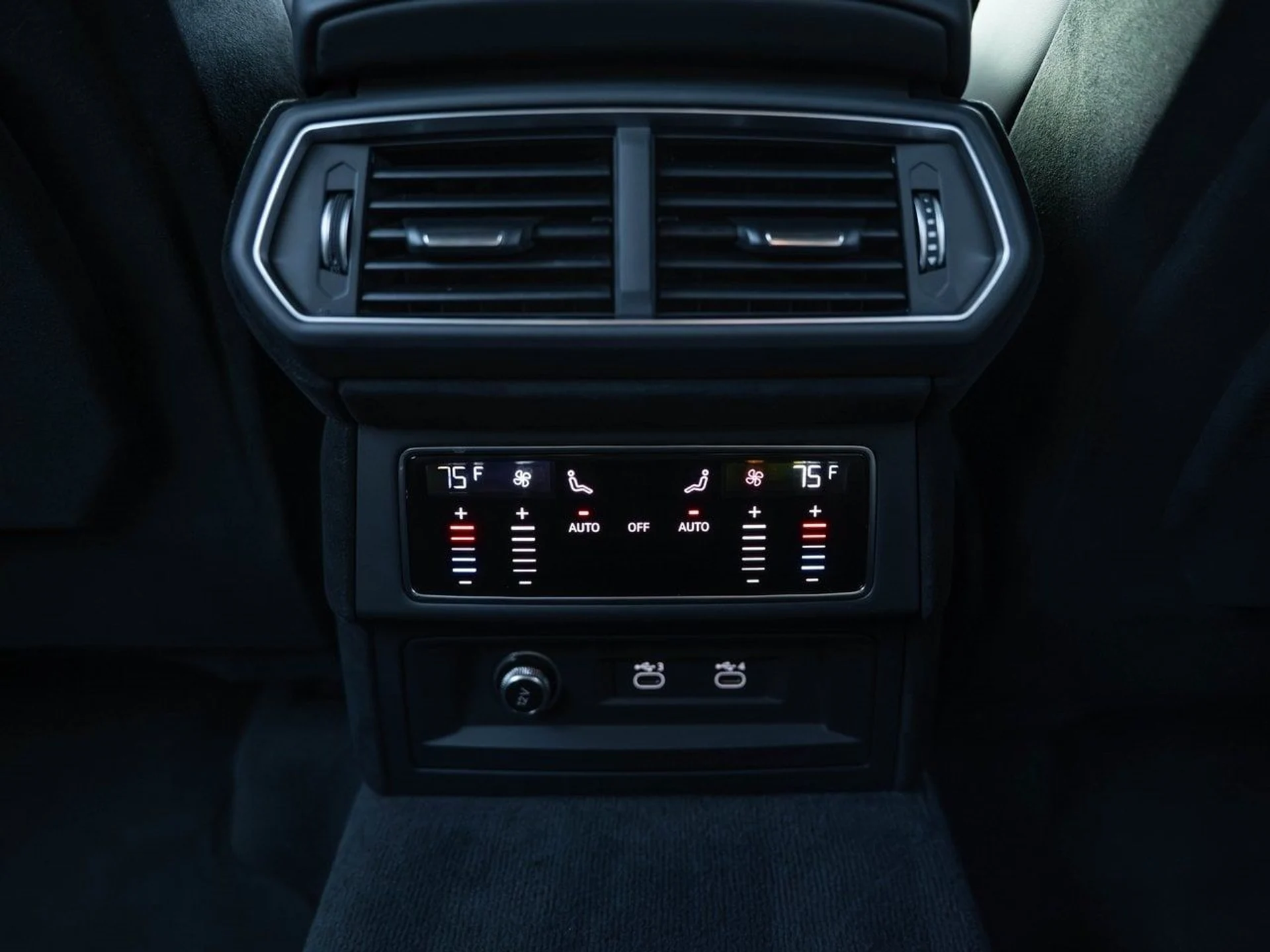 mph033_668779343_b3fd608a7cb6dfdce0bd24906889e337x_df1a8a3cc9