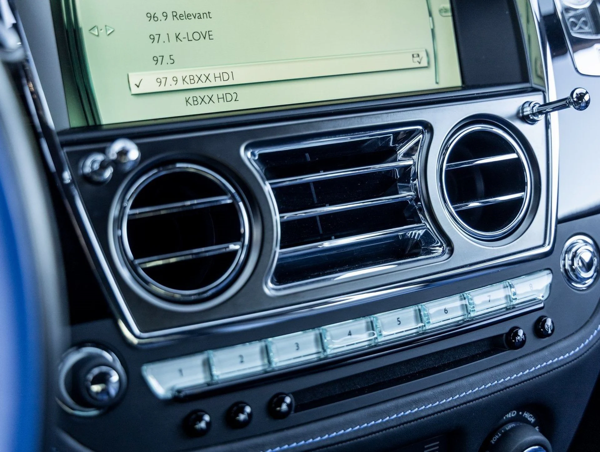 mph033_682177594_34_d49d4b568f