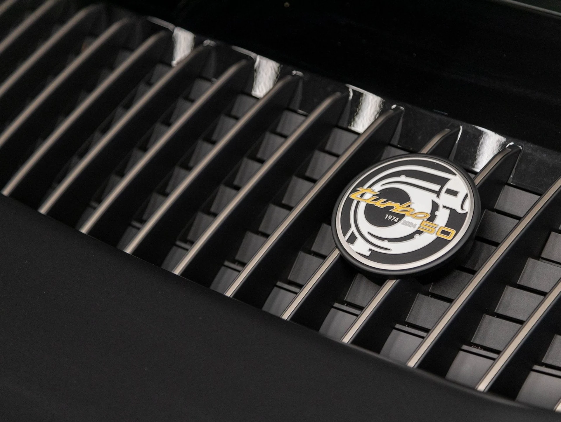 mph033_691949174_34_febc16ebae