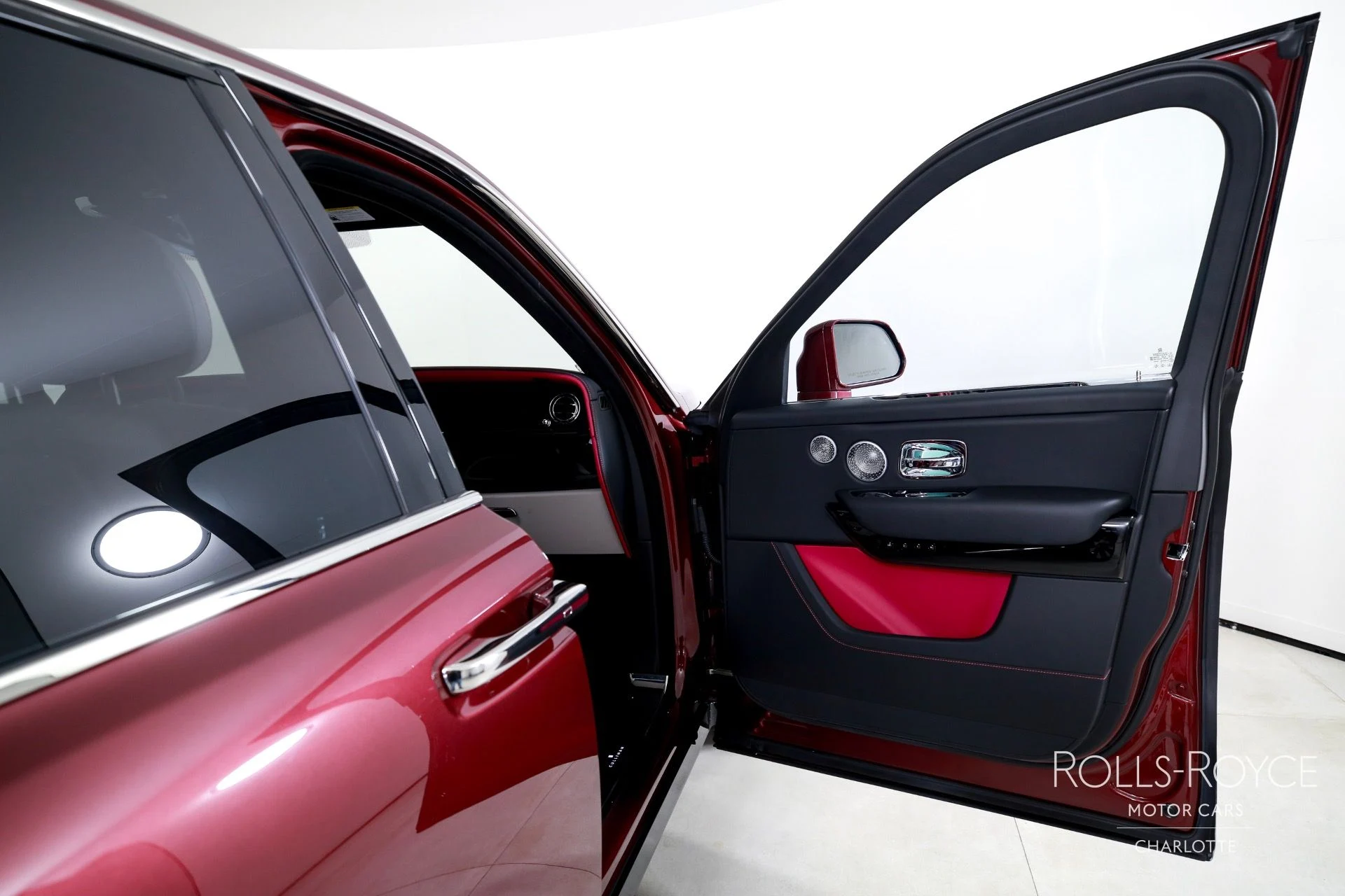 mph033_692798556_Used_2025_Rolls_Royce_Cullinan_1757533758_c4aa49863b