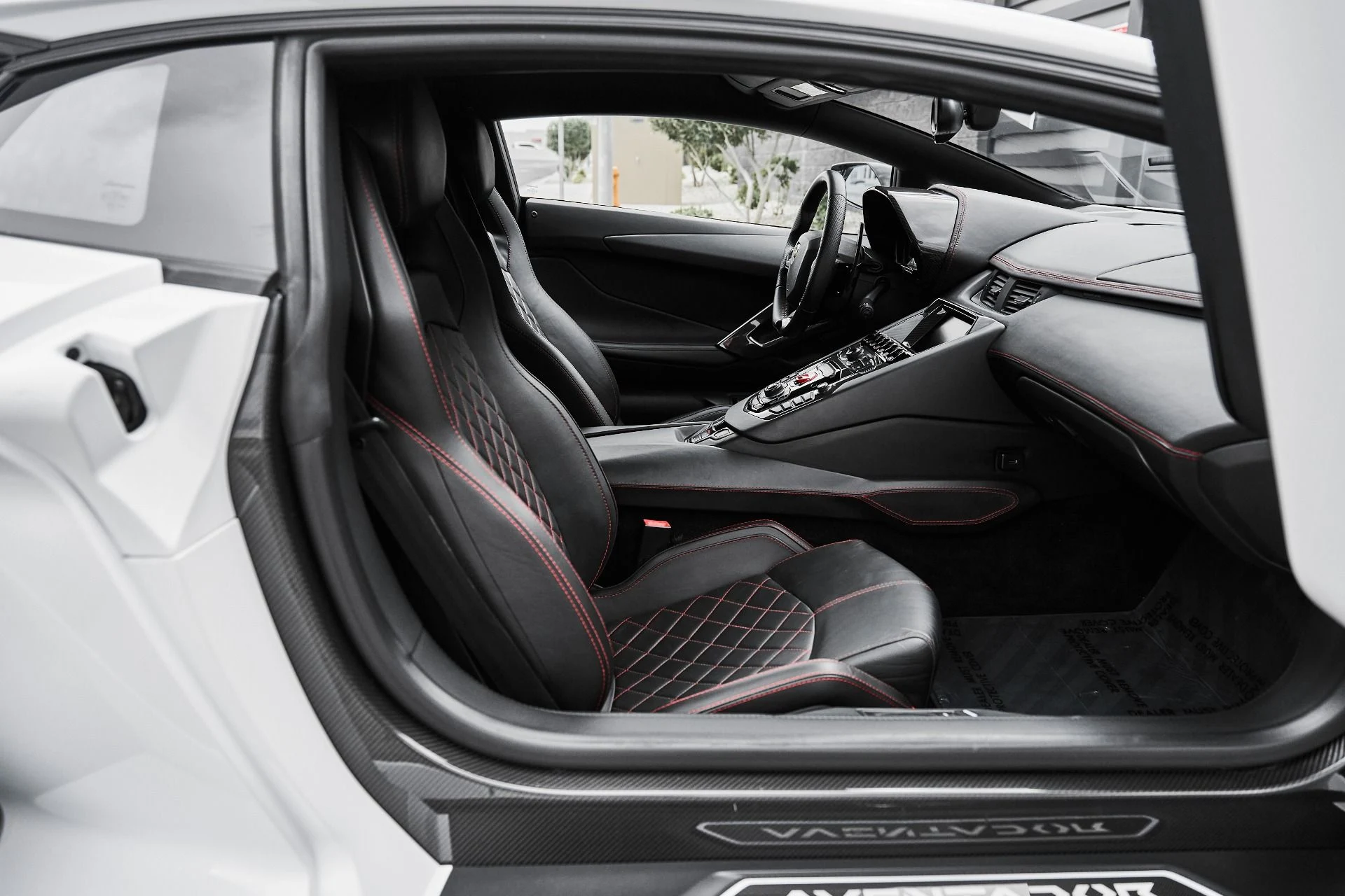 mph033_694143945_Used_2018_Lamborghini_Aventador_S_Base_1775006865_9bd9b6b6ba