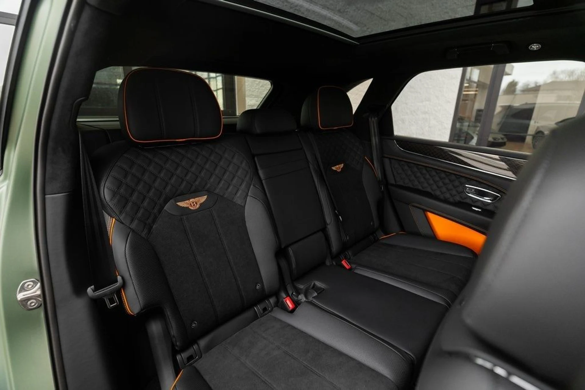 mph033_699521462_cb5bdde34e58ca1dc934c4a74c4e936cx_984b4d0817