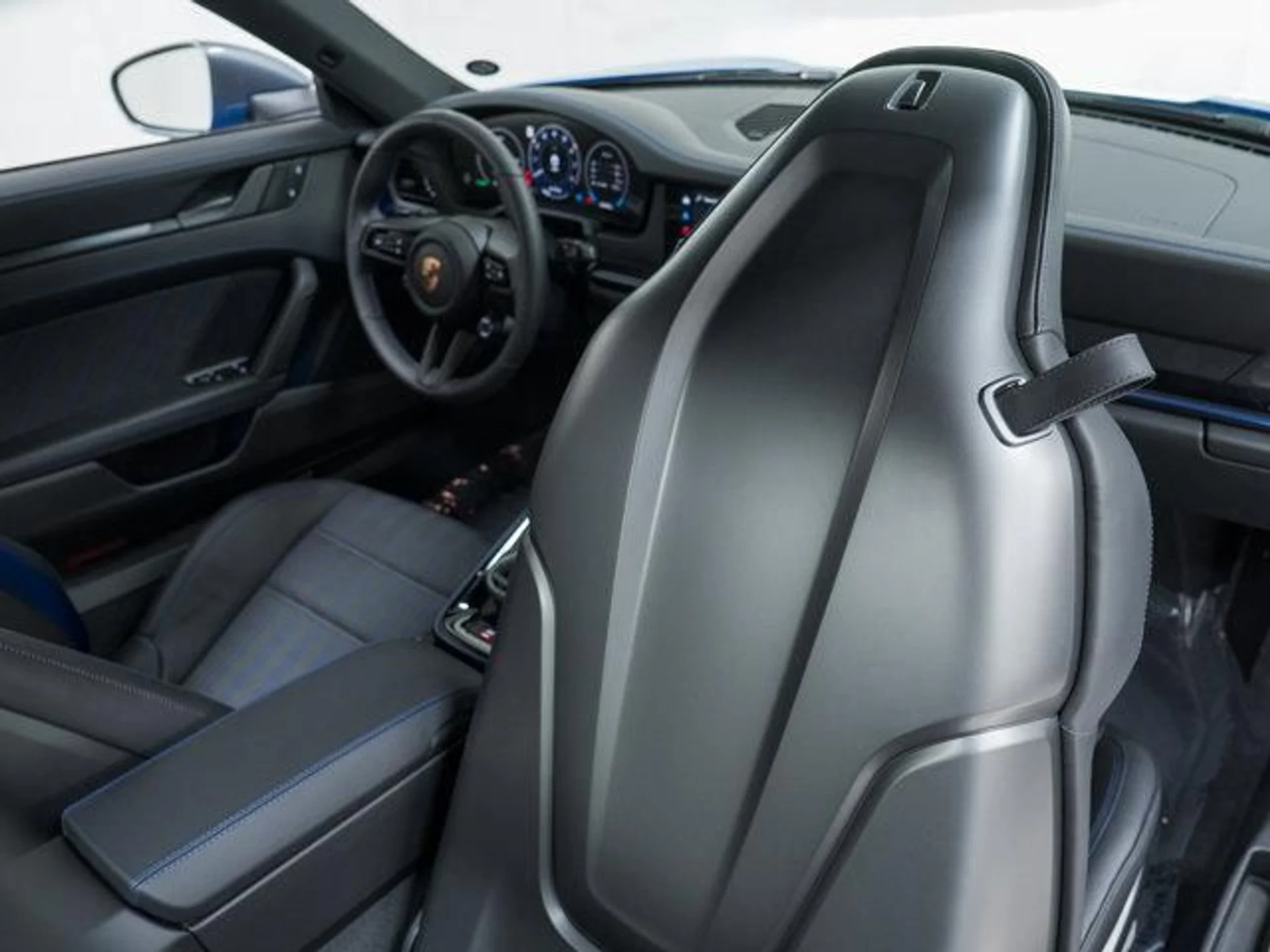 mph033_700154962_Pi0_Eq_Ie_FY_Fg_Ixq_OH_Sz_Ai_Ve_I2_BHA_3d9d1e79aa